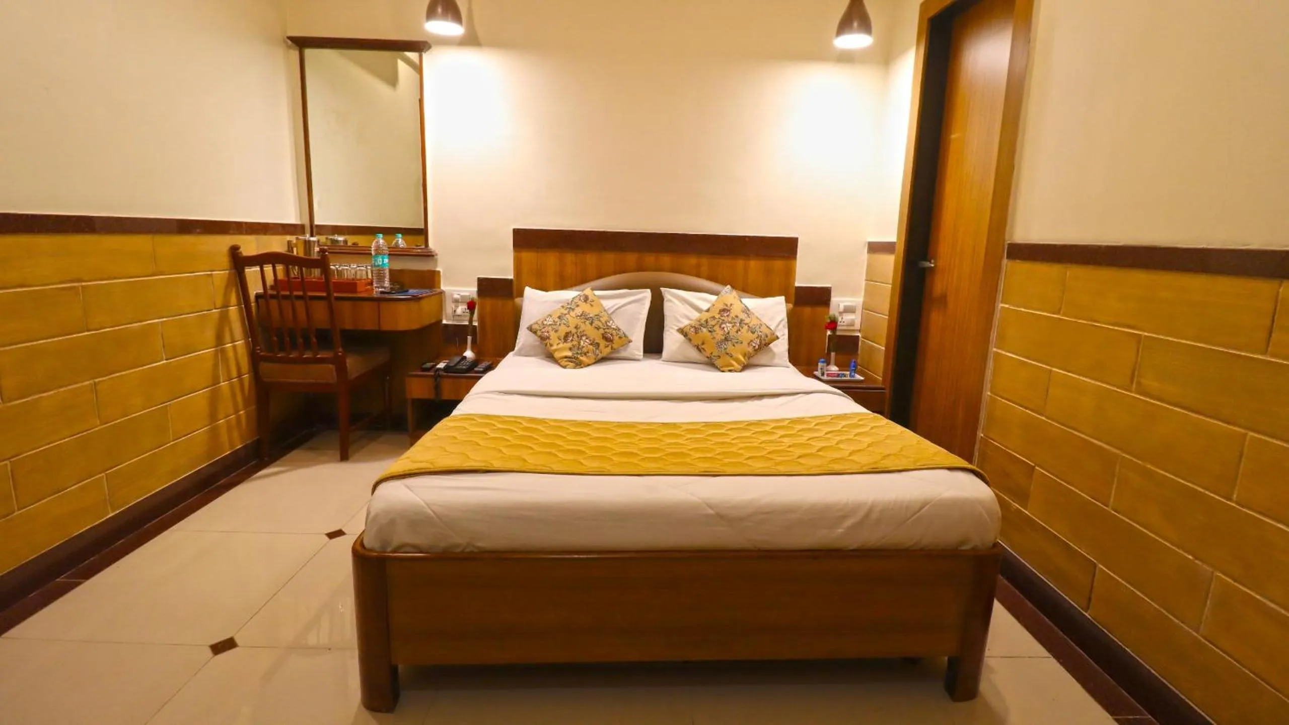 Bed in Hotel Parklane