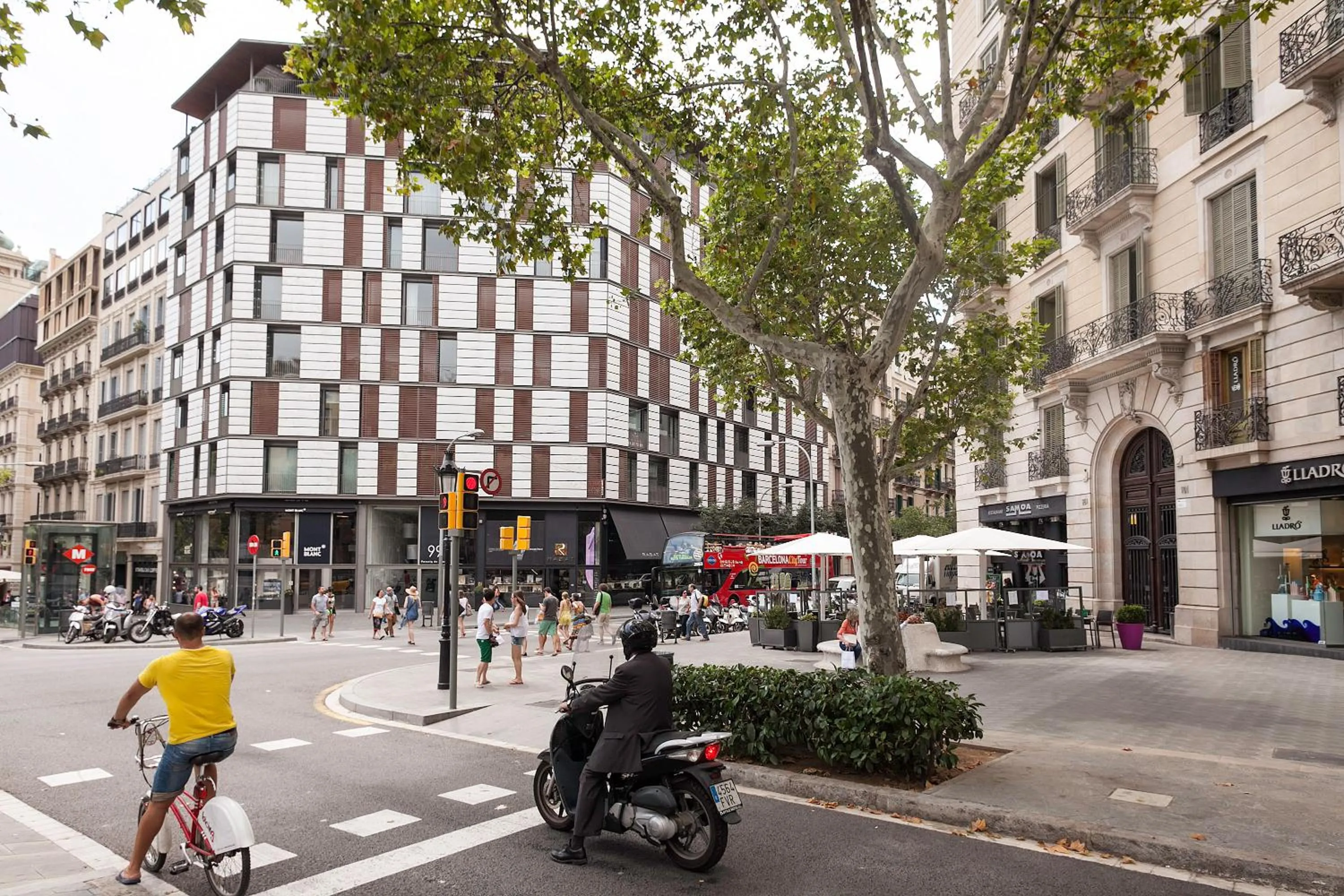 Property building in Bonavista Apartments - Pedrera