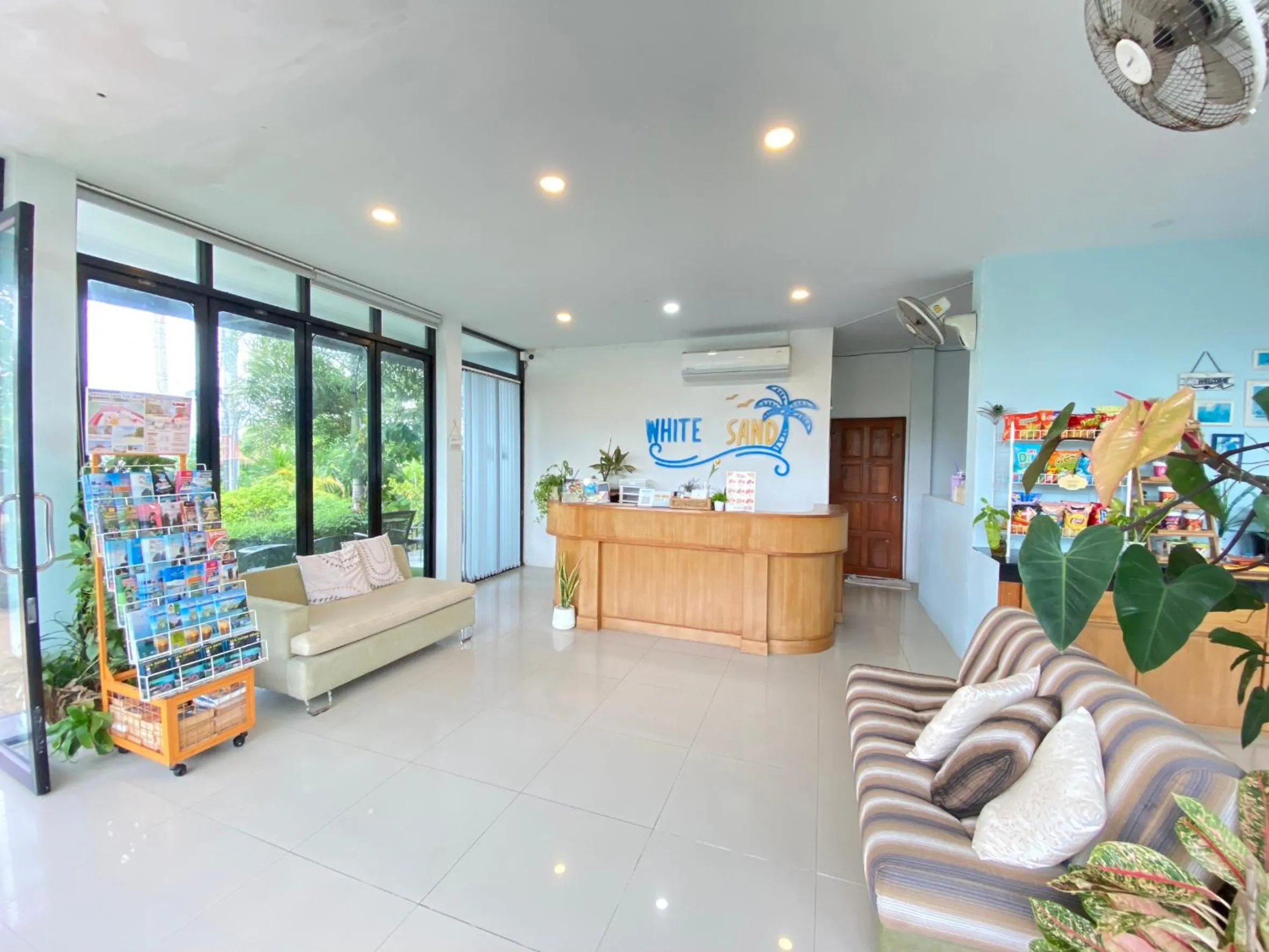 Lobby or reception in White Sand Halal House Krabi