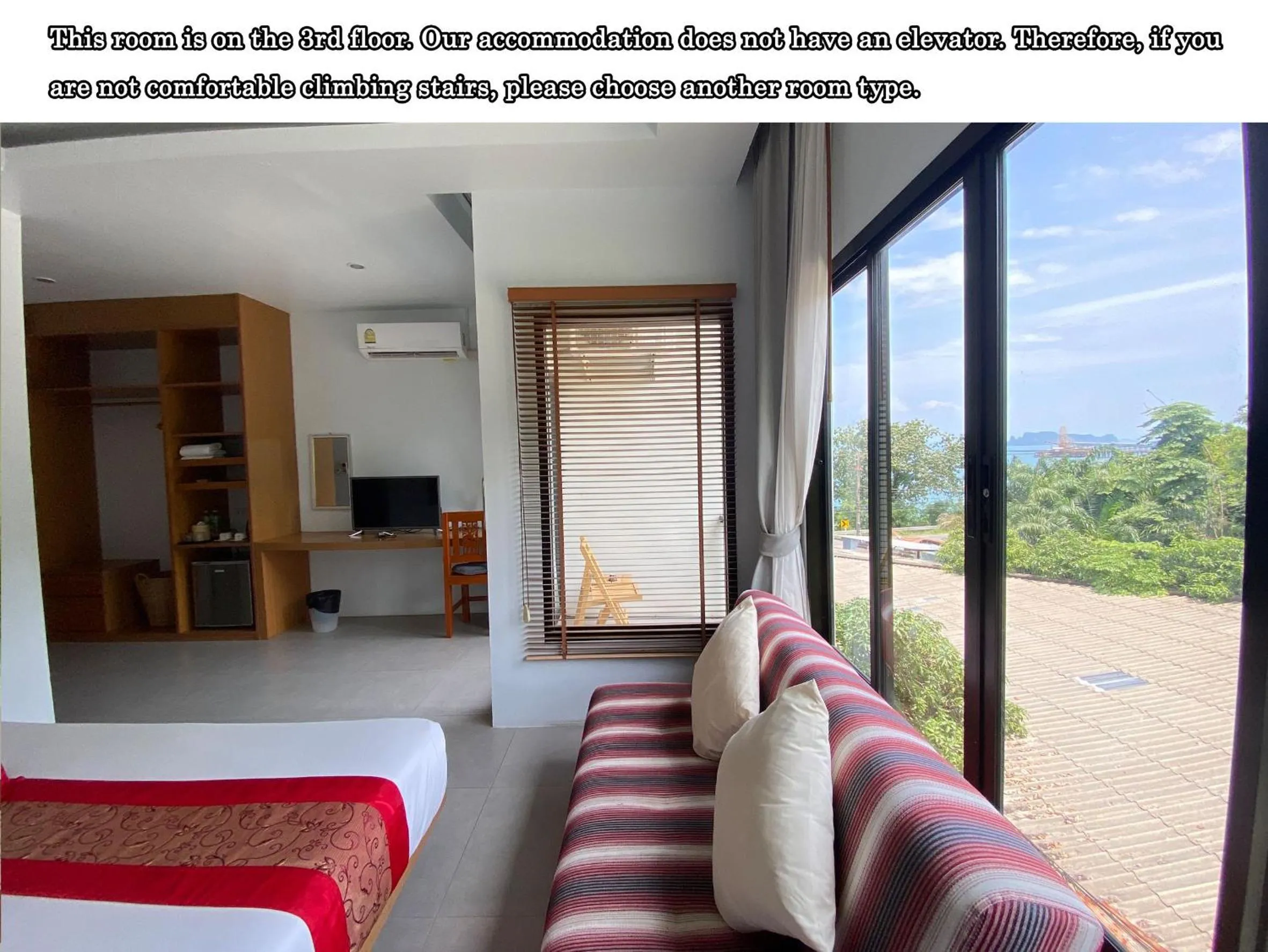 Photo of the whole room in White Sand Halal House Krabi