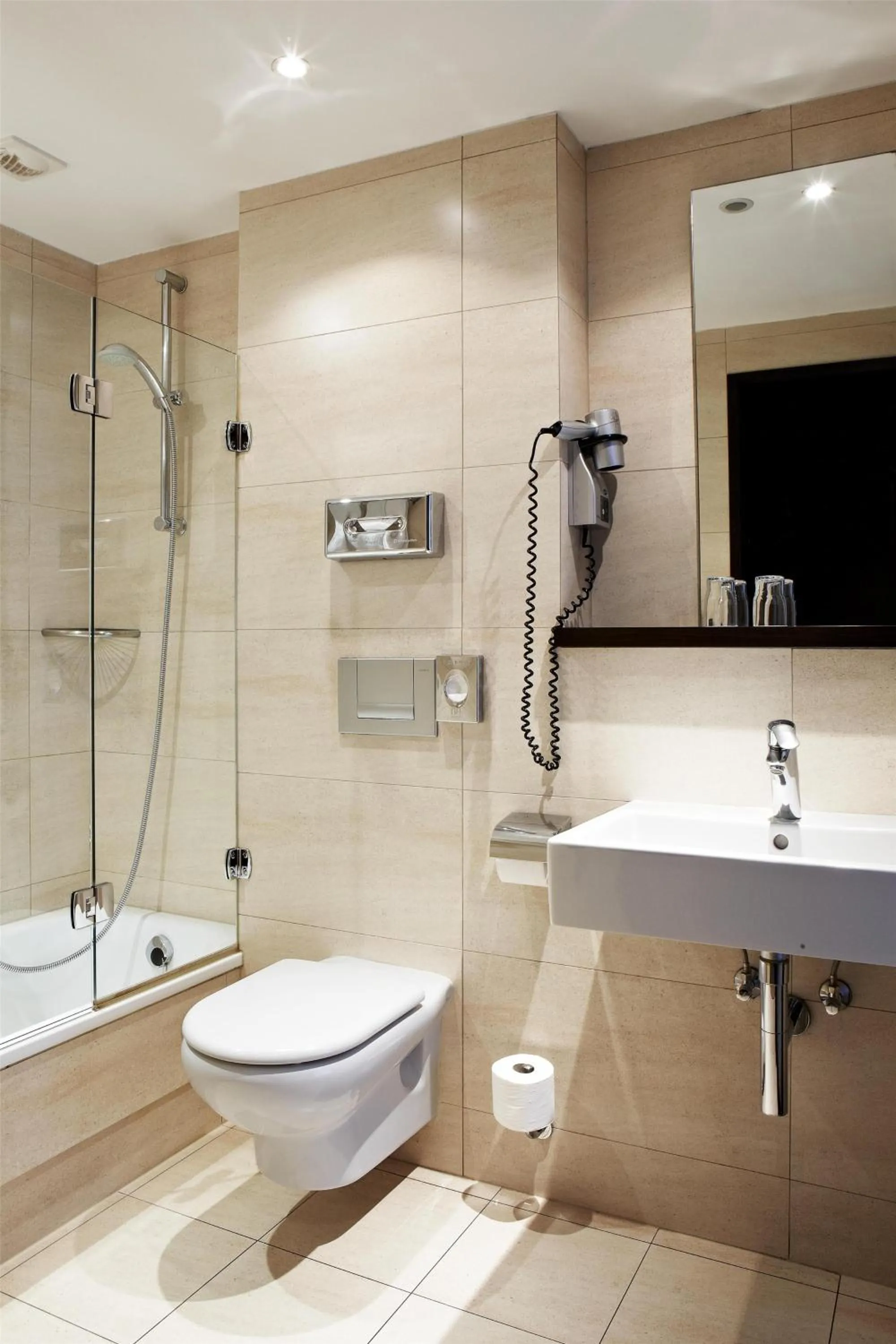 Bathroom in NH Brussels Grand Place Arenberg