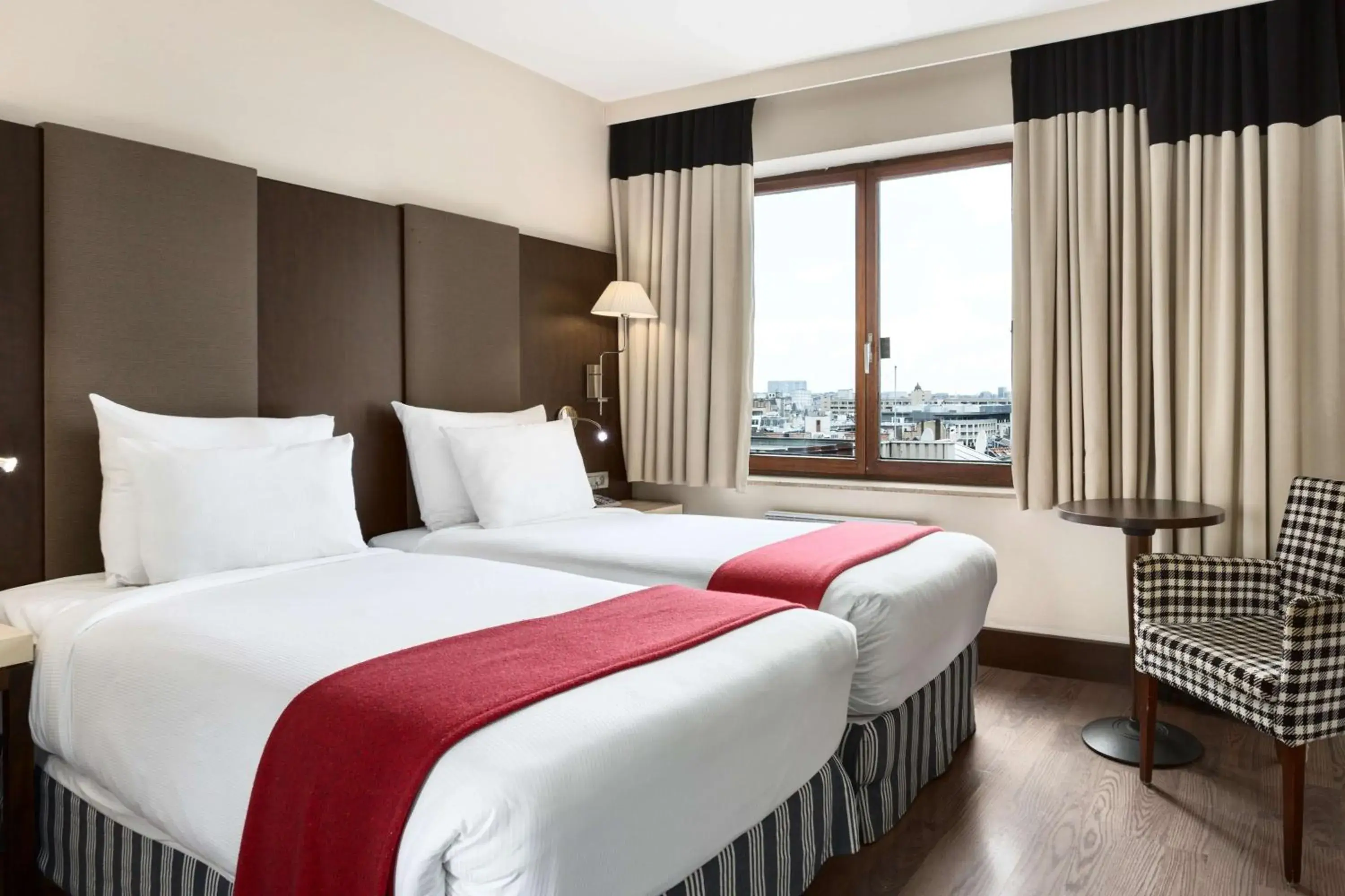 Superior Double or Twin Room in NH Brussels Grand Place Arenberg Superior Double or Twin Room in NH Brussels Grand Place Arenberg