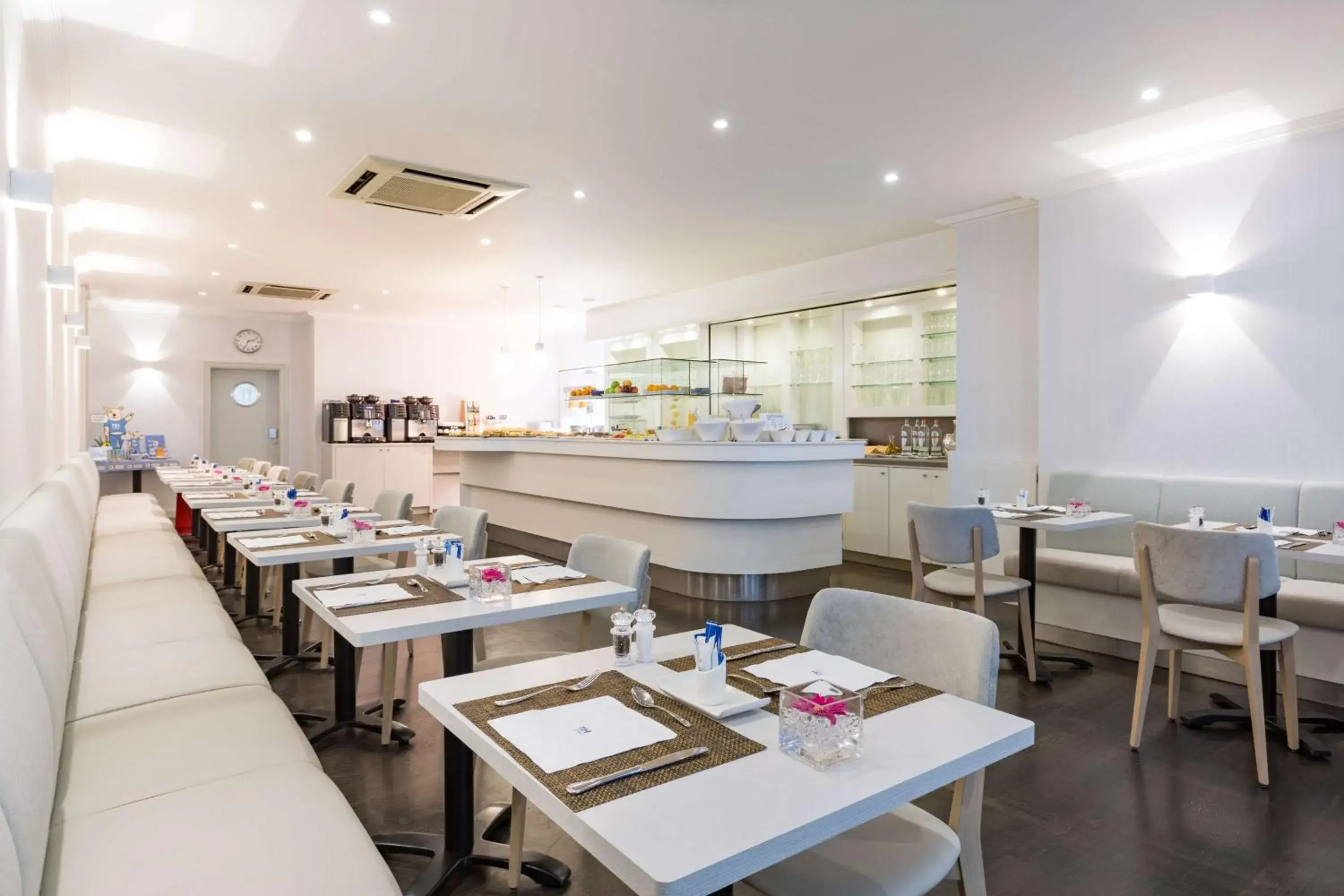 Breakfast in NH Brussels Grand Place Arenberg Breakfast in NH Brussels Grand Place Arenberg