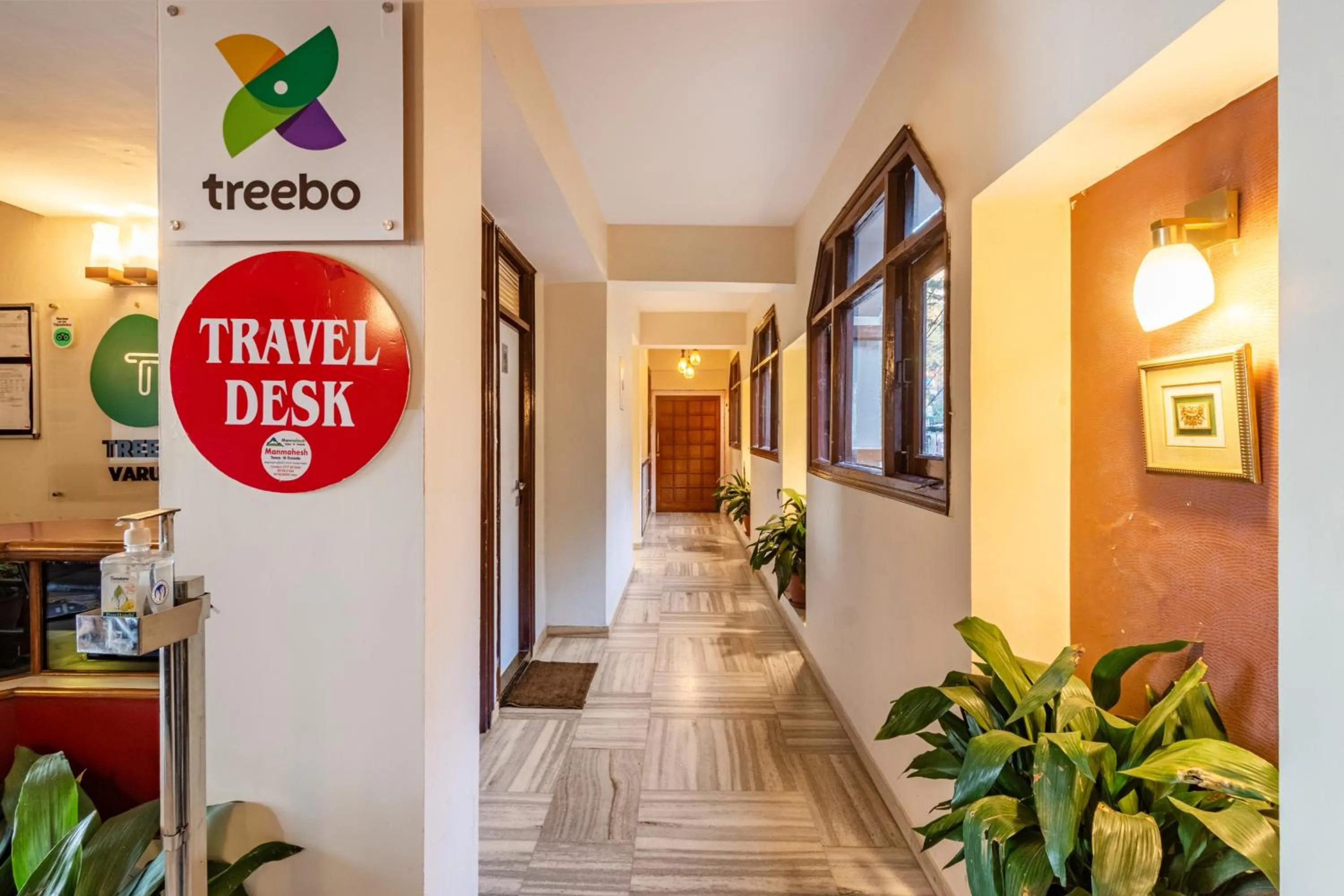 Lobby or reception in Treebo Varuna With Mountain View