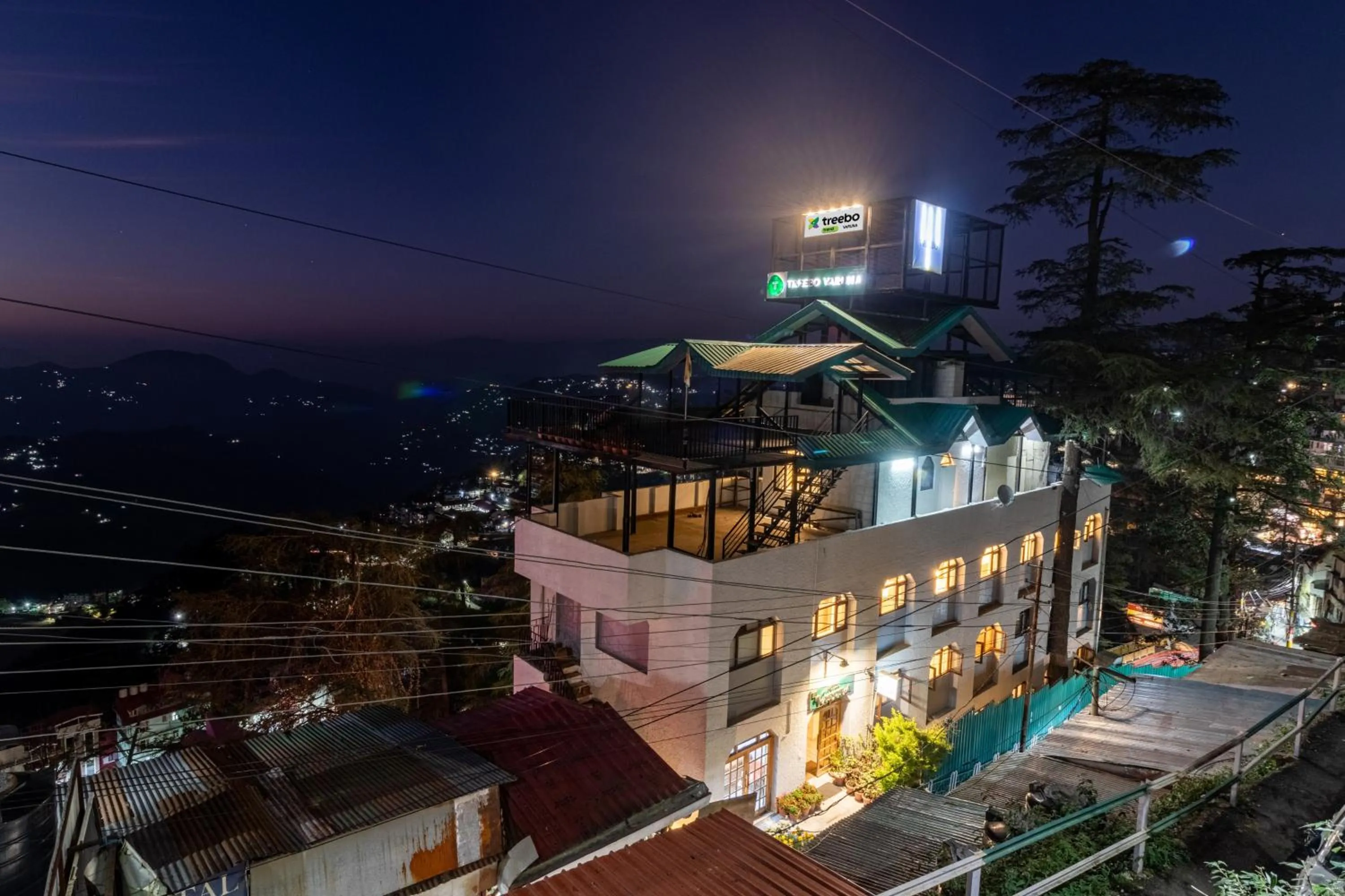 Facade/entrance in Treebo Varuna With Mountain View