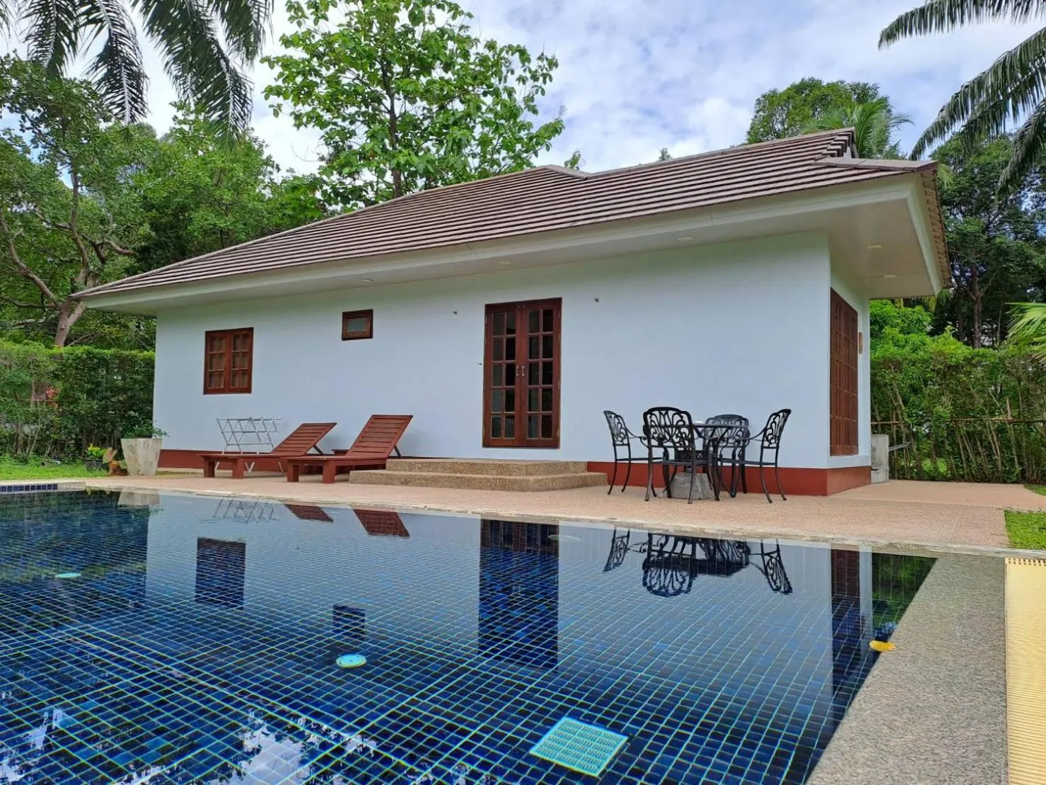 Swimming pool in Alisea Pool Villa Aonang