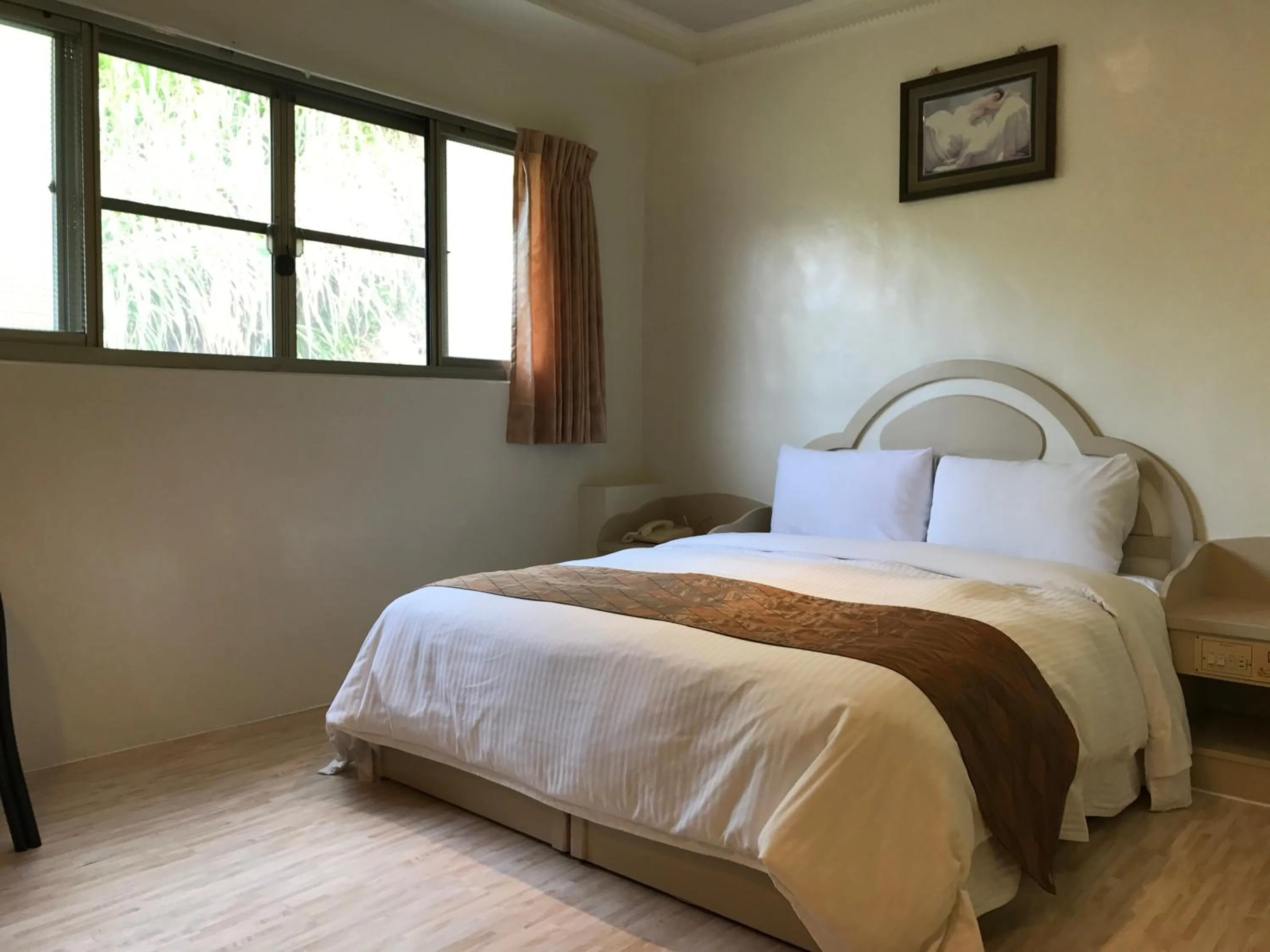 Photo of the whole room, Bed in Minren Hotel