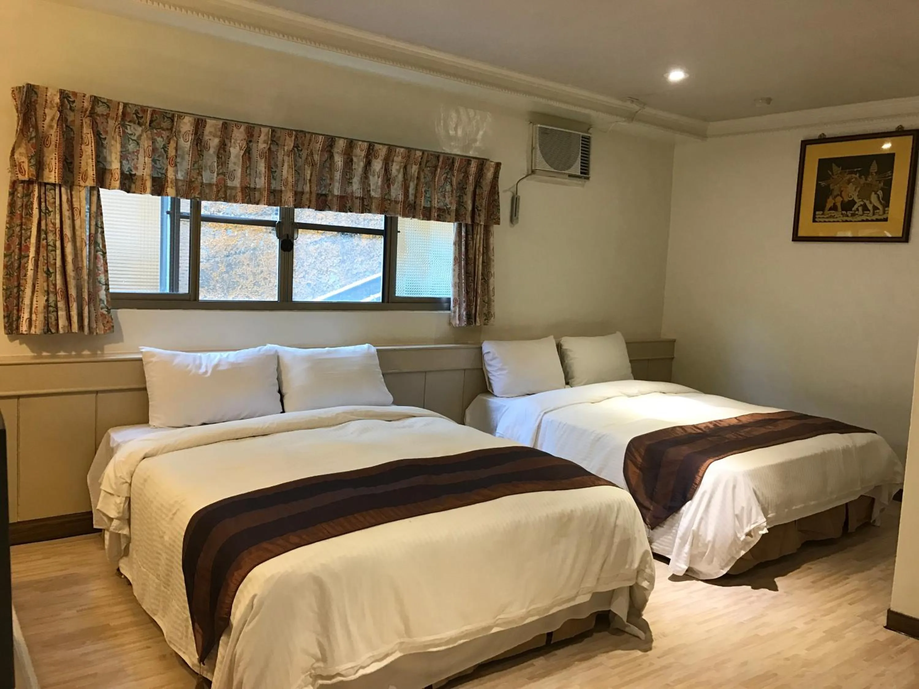 Photo of the whole room, Bed in Minren Hotel