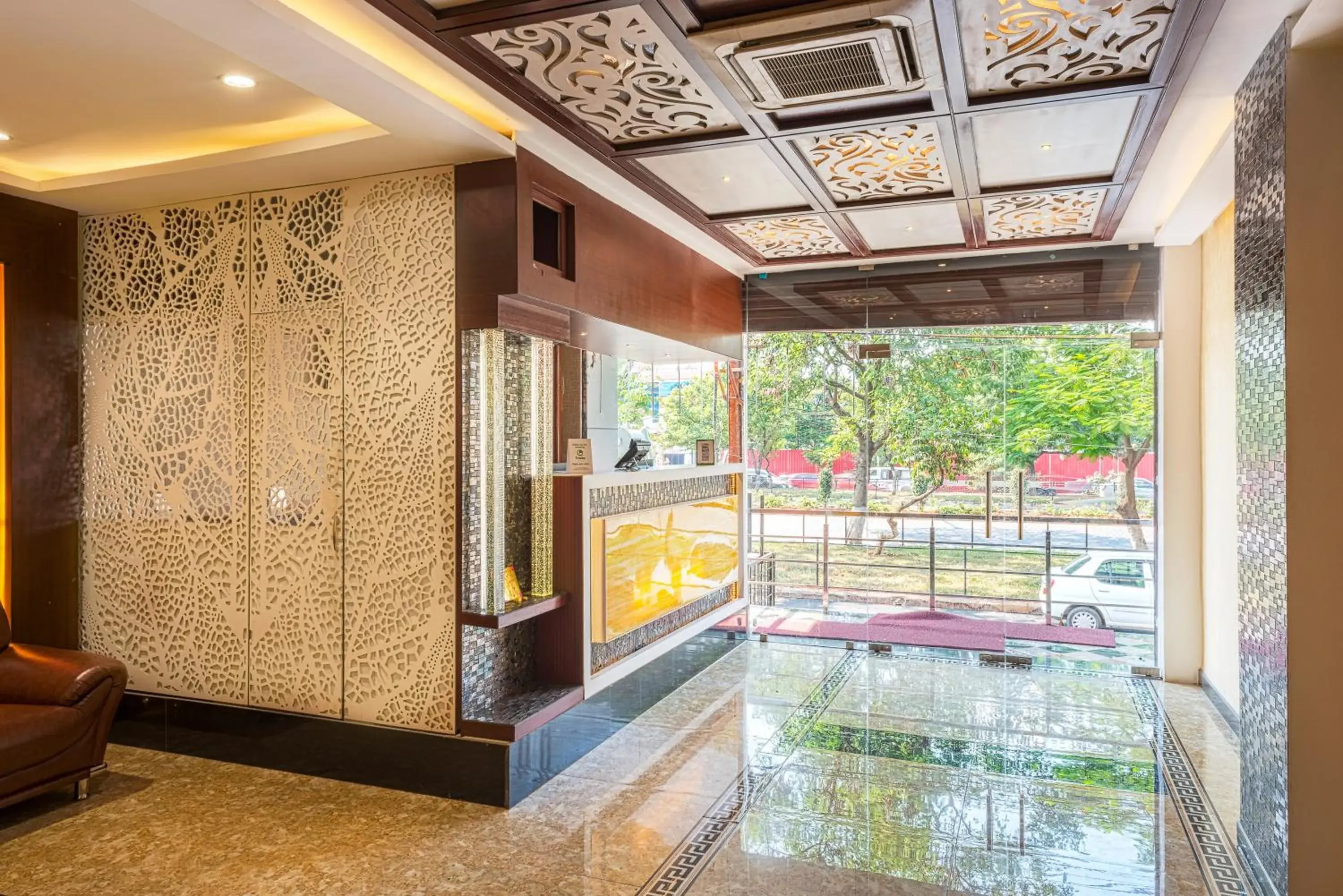 Facade/entrance in Treebo Empire Facade/entrance in Treebo Empire