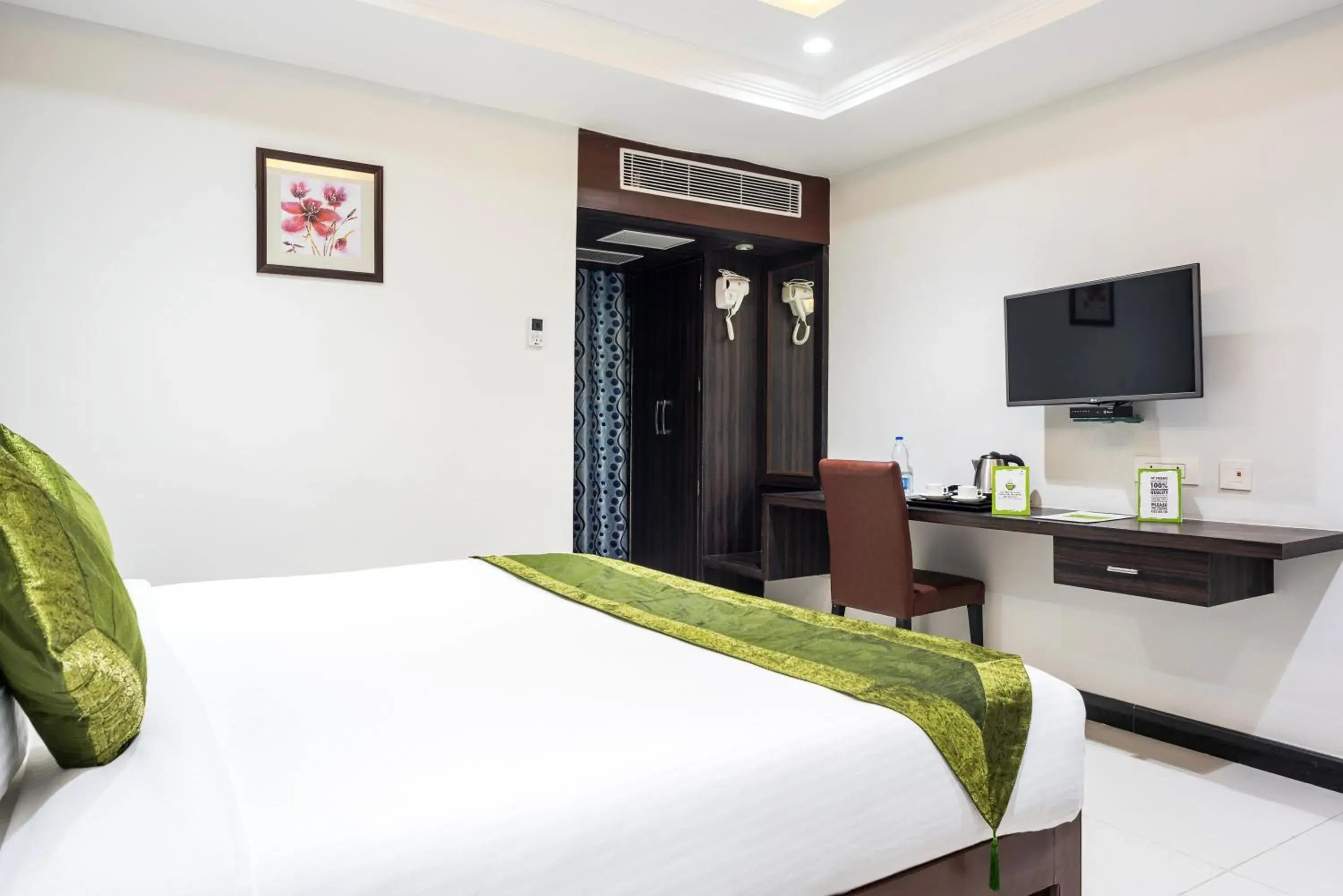 Bedroom, Bed in Treebo Empire Bedroom, Bed in Treebo Empire