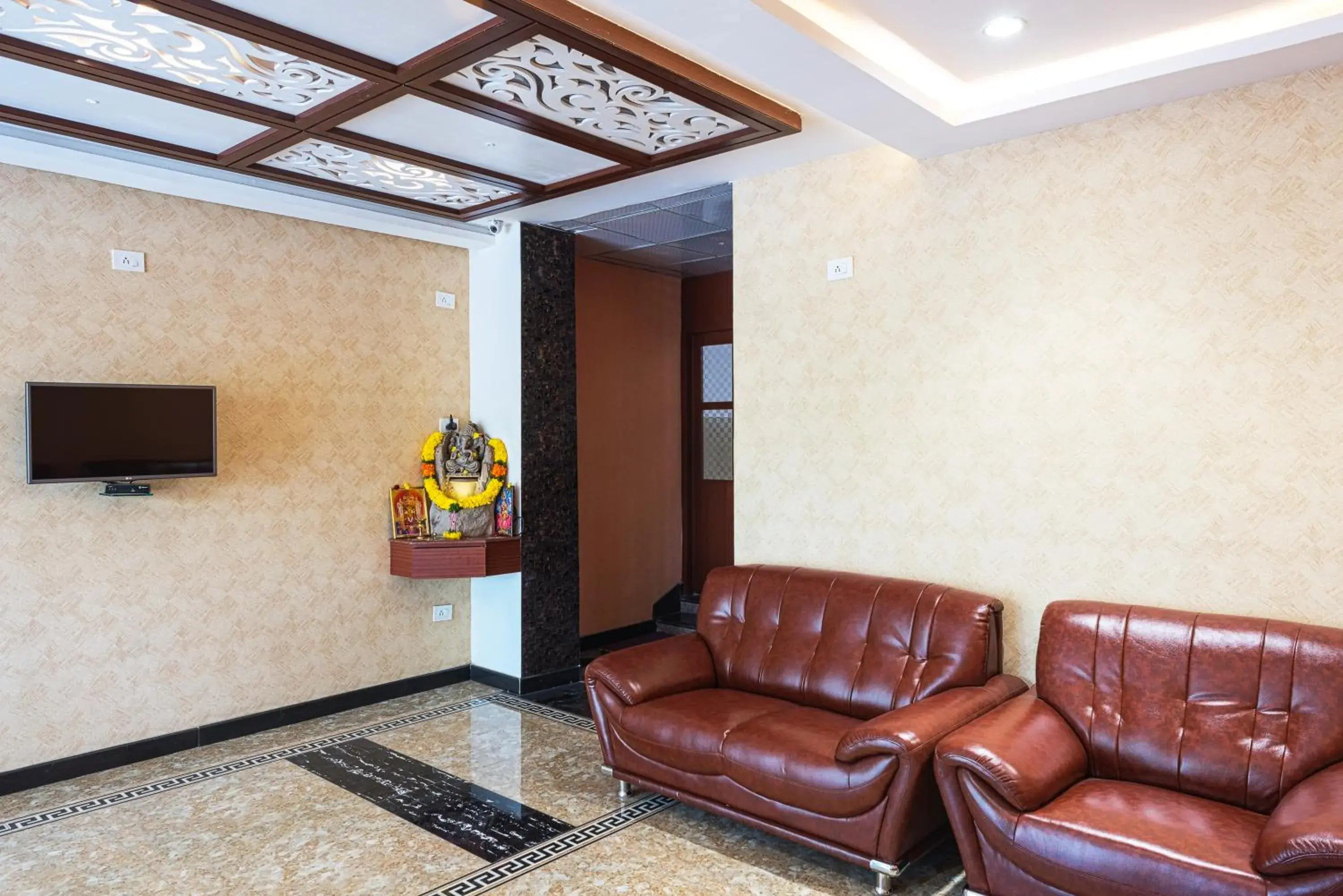 Lobby or reception in Treebo Empire Lobby or reception in Treebo Empire