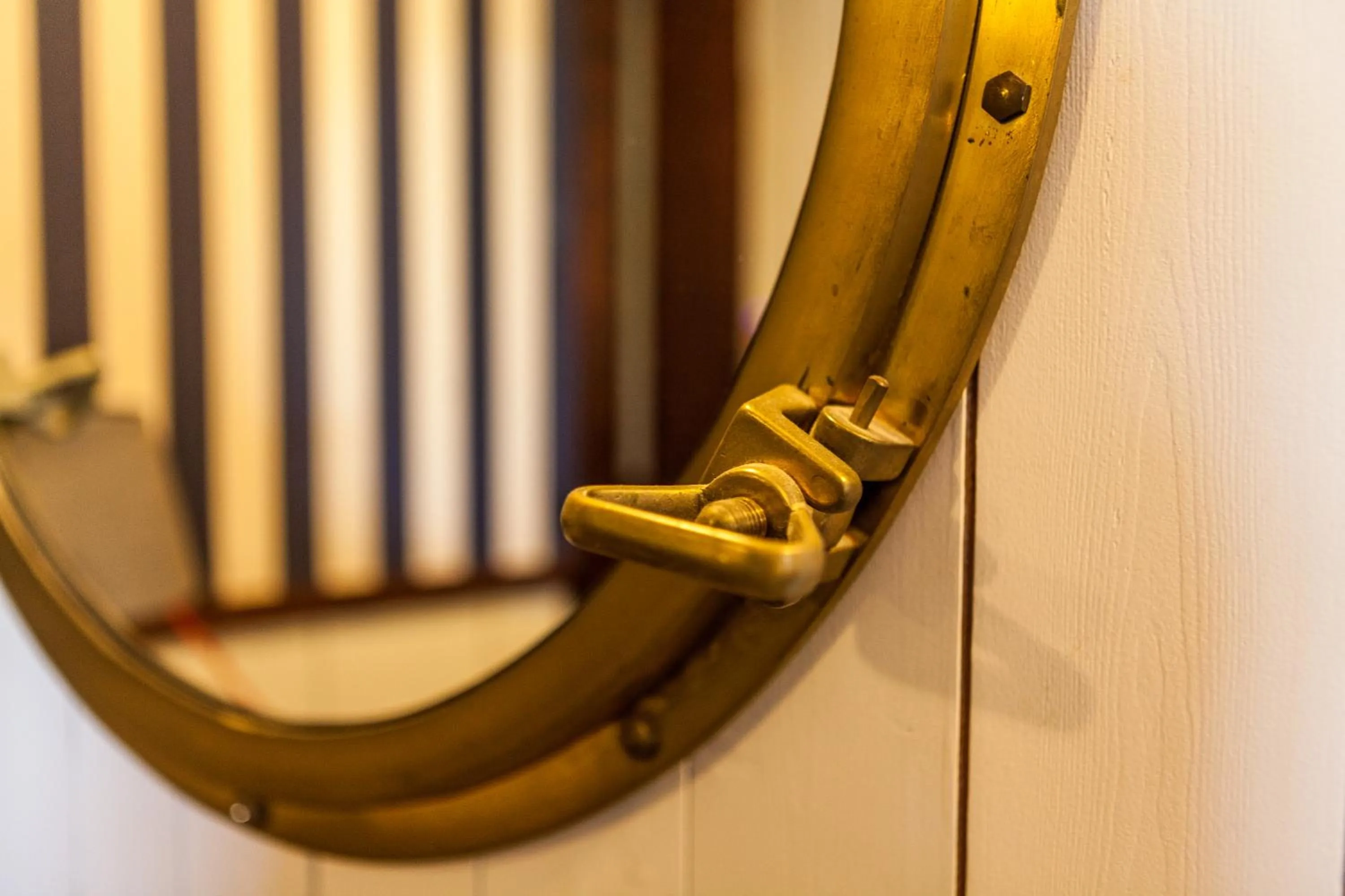 Decorative detail in Boat Hotel De Barge