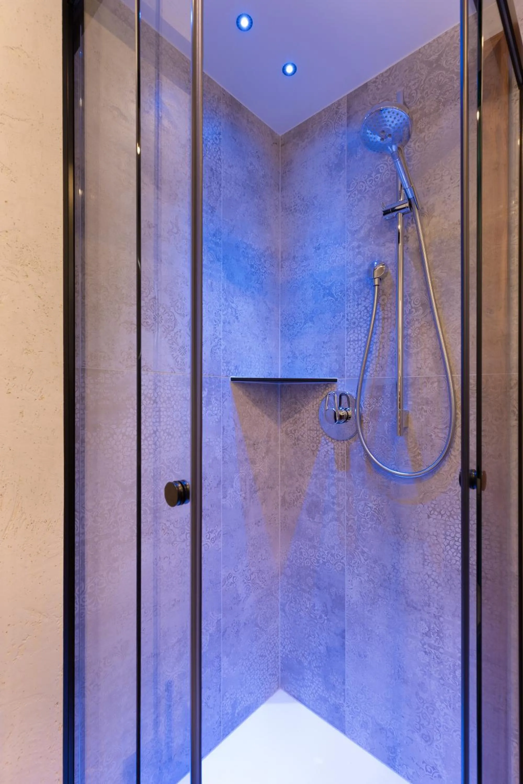 Shower in Hotel Garni Landhaus Platzer