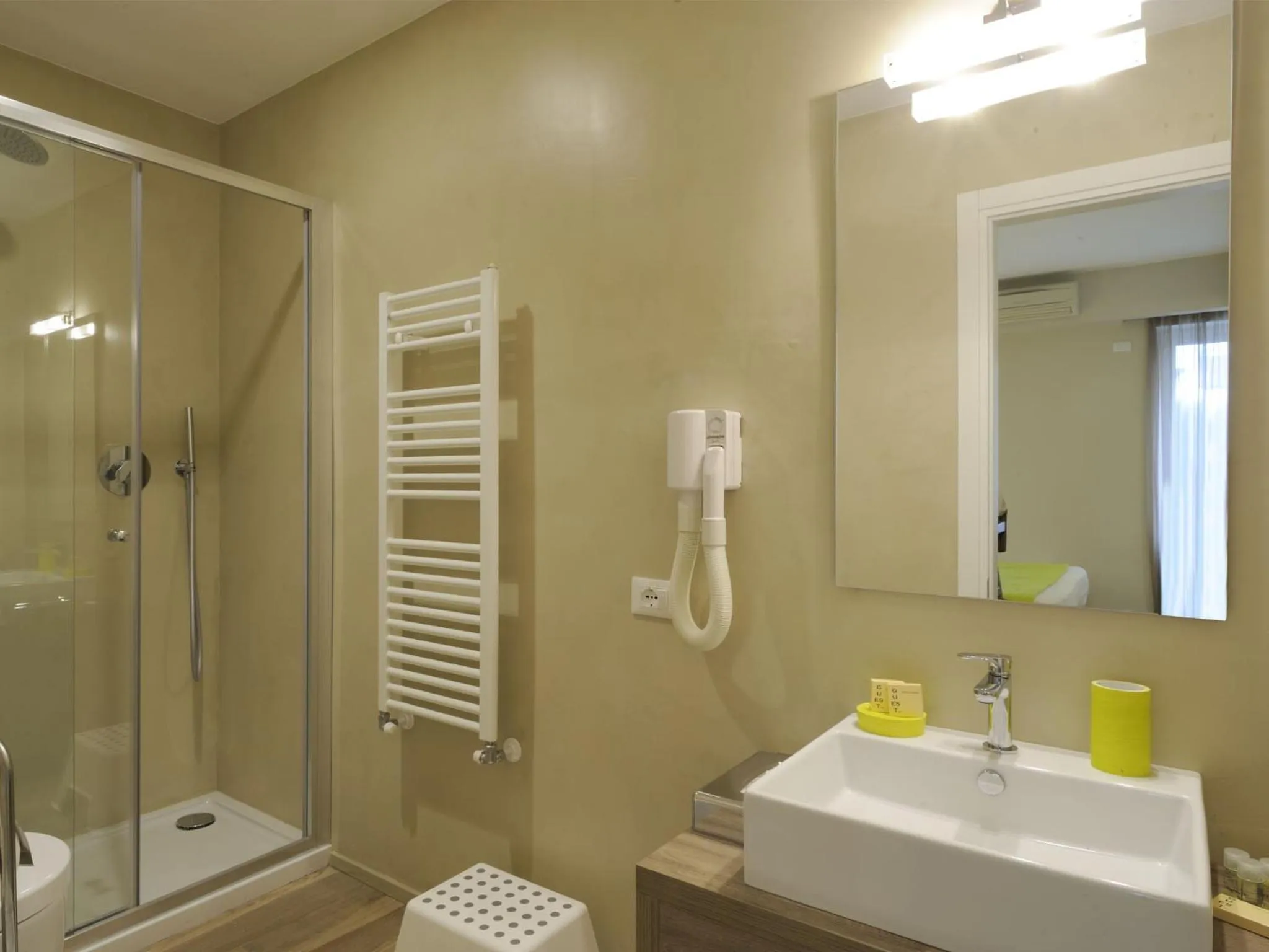 Shower in Hotel Concordia