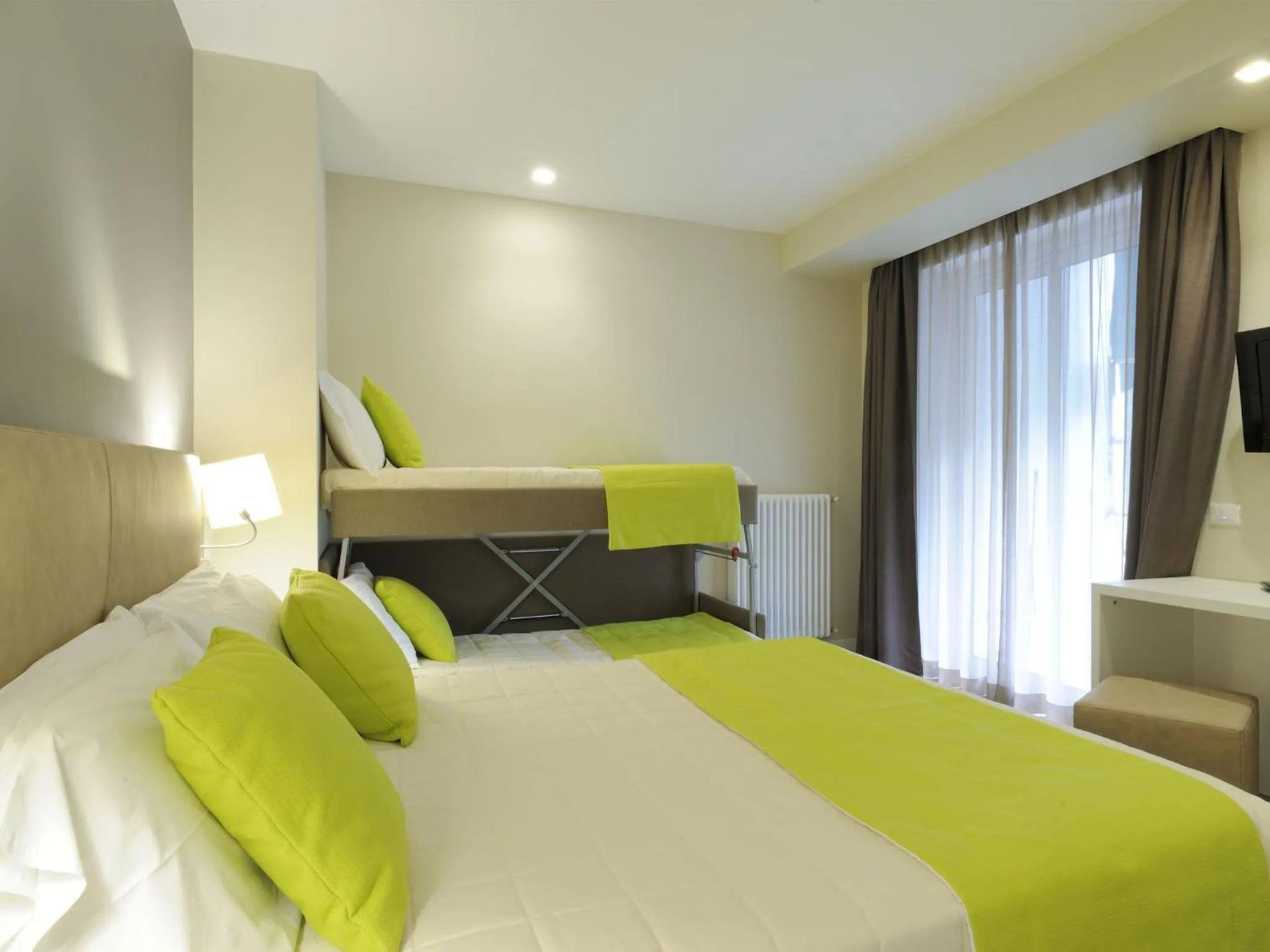 Balcony/Terrace, Bed in Hotel Concordia