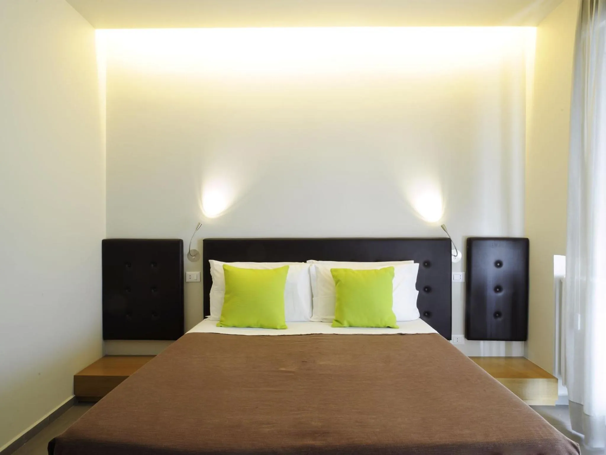 Balcony/Terrace, Bed in Hotel Concordia