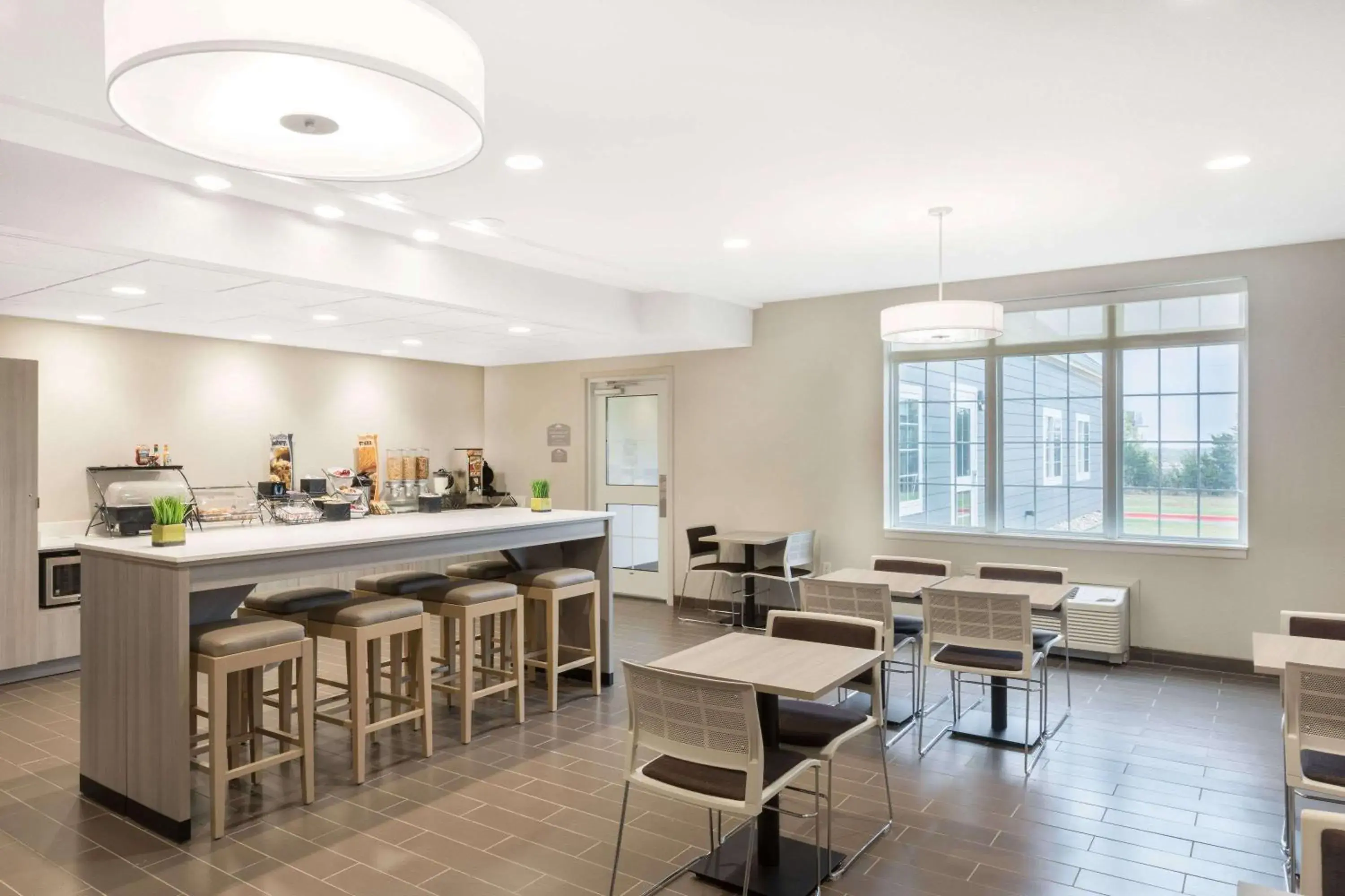 Restaurant/places to eat in Microtel Inn & Suites by Wyndham Perry Restaurant/places to eat in Microtel Inn & Suites by Wyndham Perry