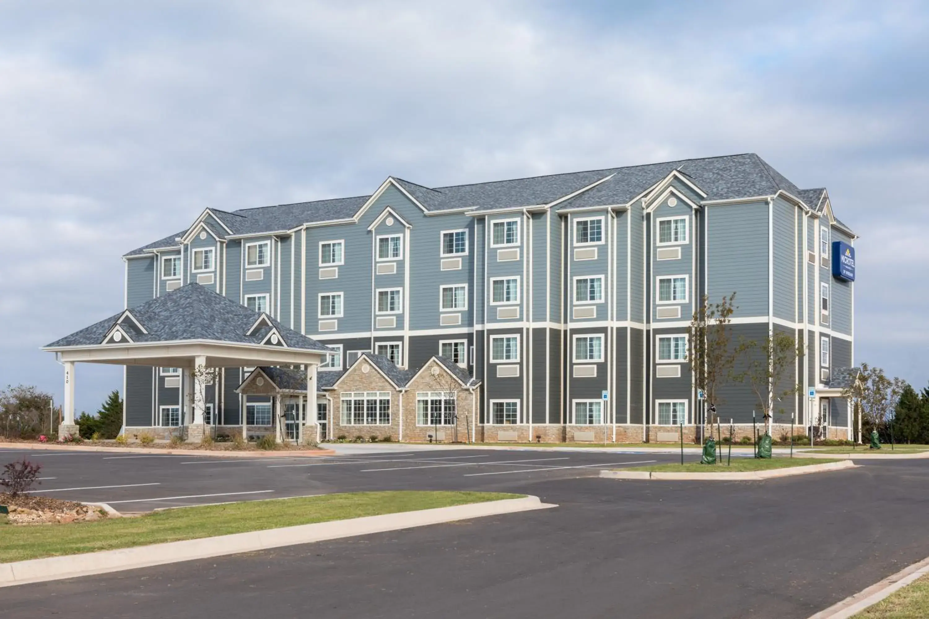 Facade/entrance in Microtel Inn & Suites by Wyndham Perry Facade/entrance in Microtel Inn & Suites by Wyndham Perry