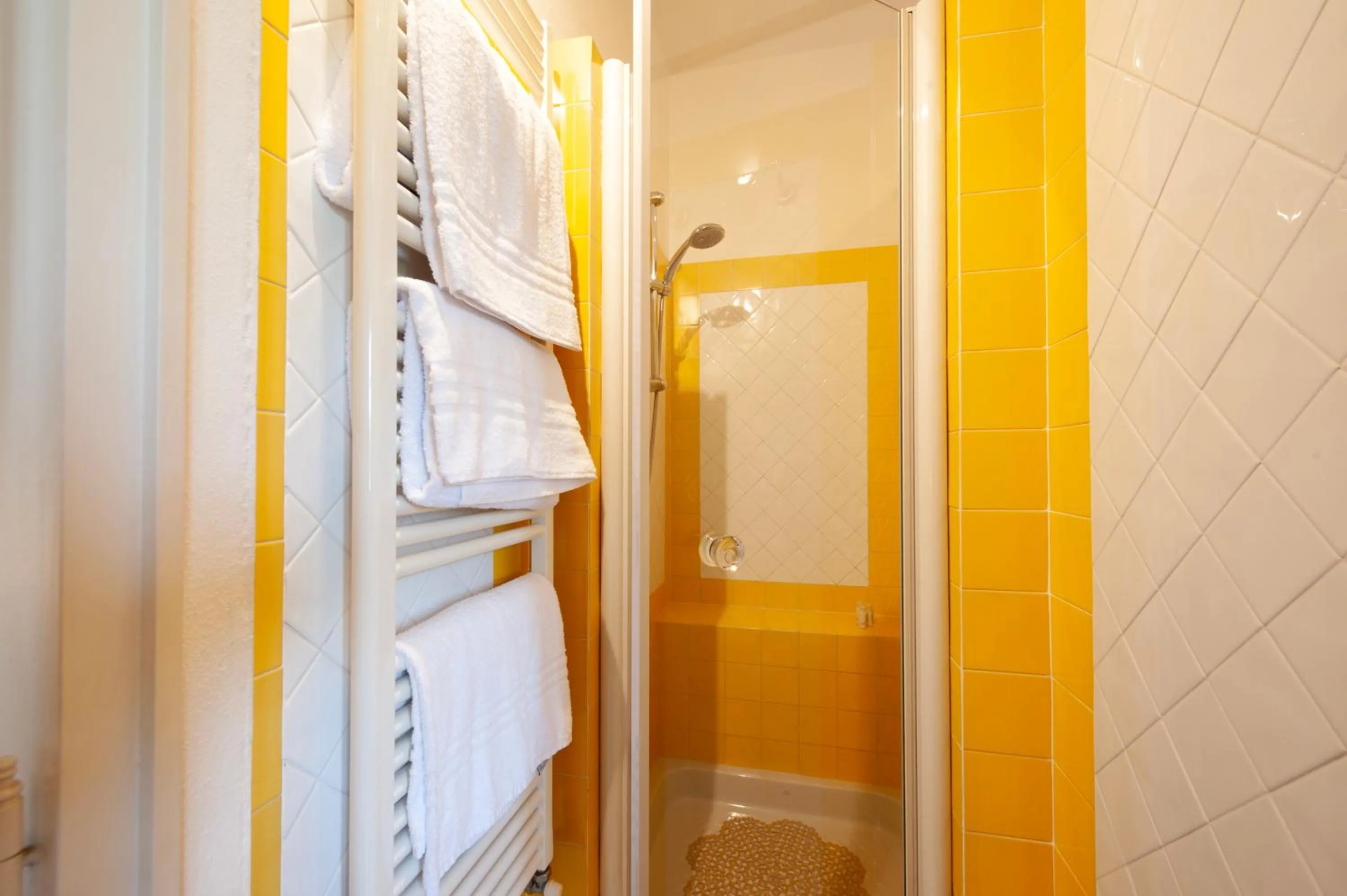 Shower in Torrebianca Tuscany