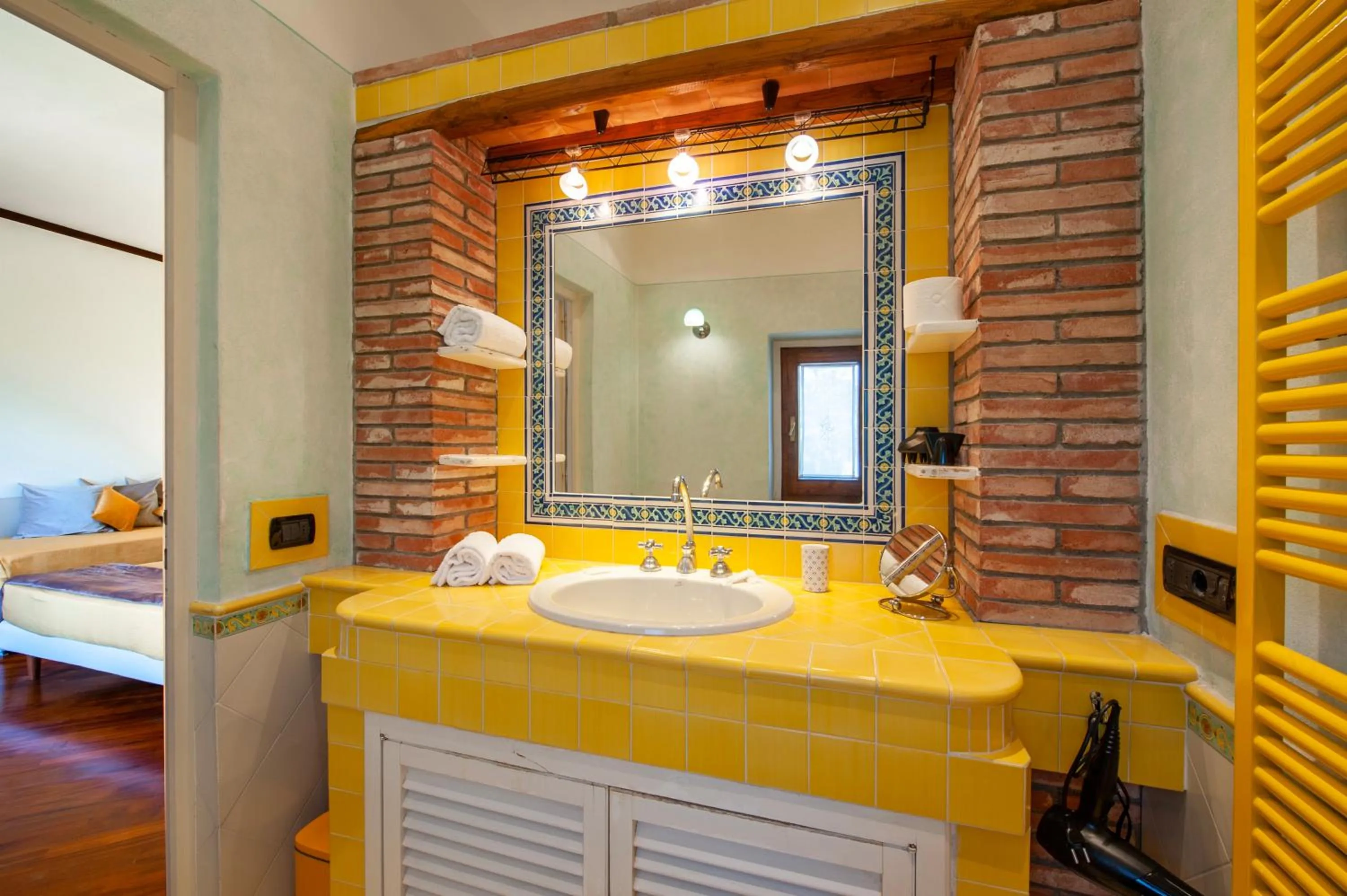 Bathroom, Bed in Torrebianca Tuscany