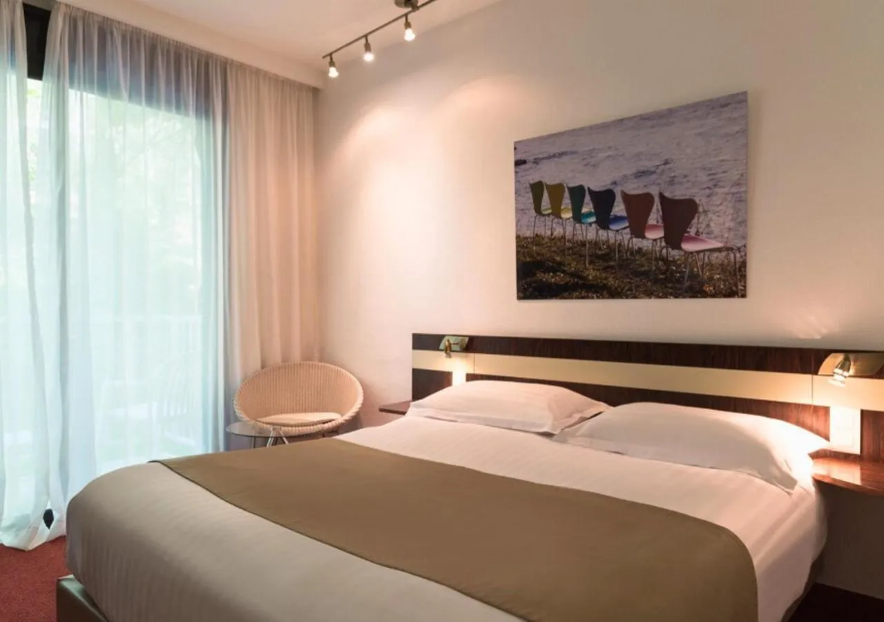 Bedroom, Bed in Villa Borghese, The Originals Relais