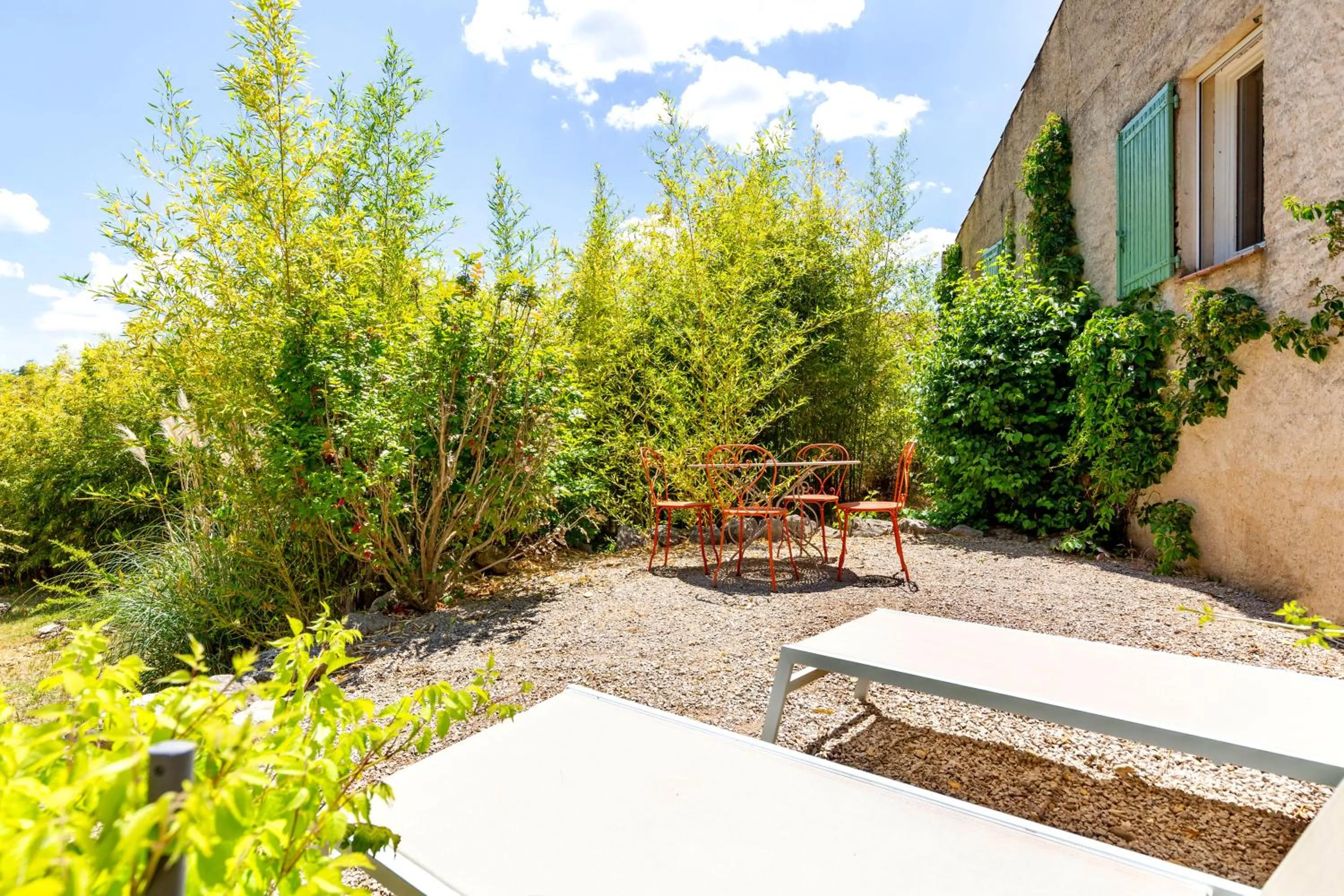 Garden in Hôtel & Résidence Lou Paradou Gréoux Les Bains