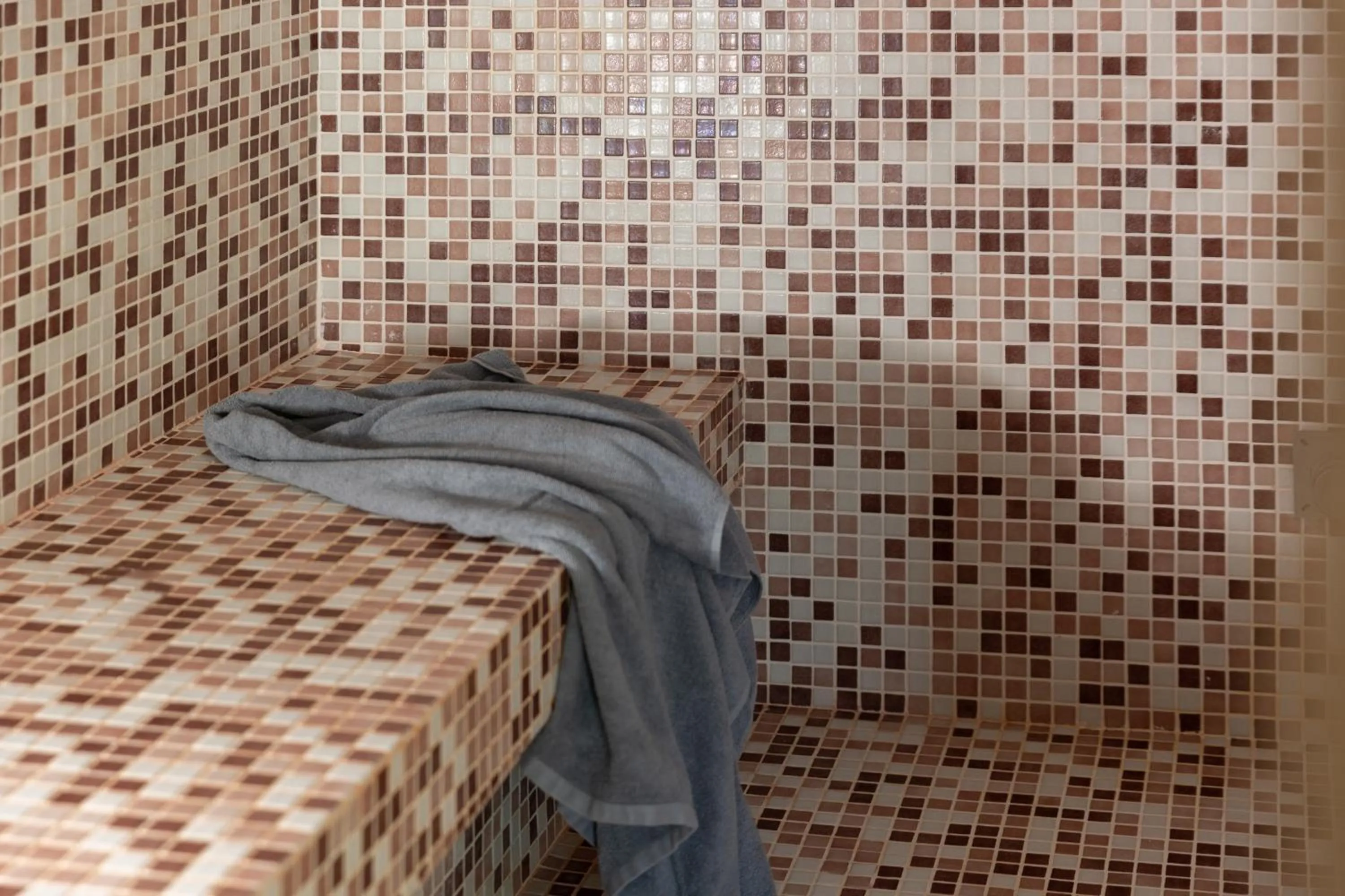 Sauna in Hôtel & Résidence Lou Paradou Gréoux Les Bains