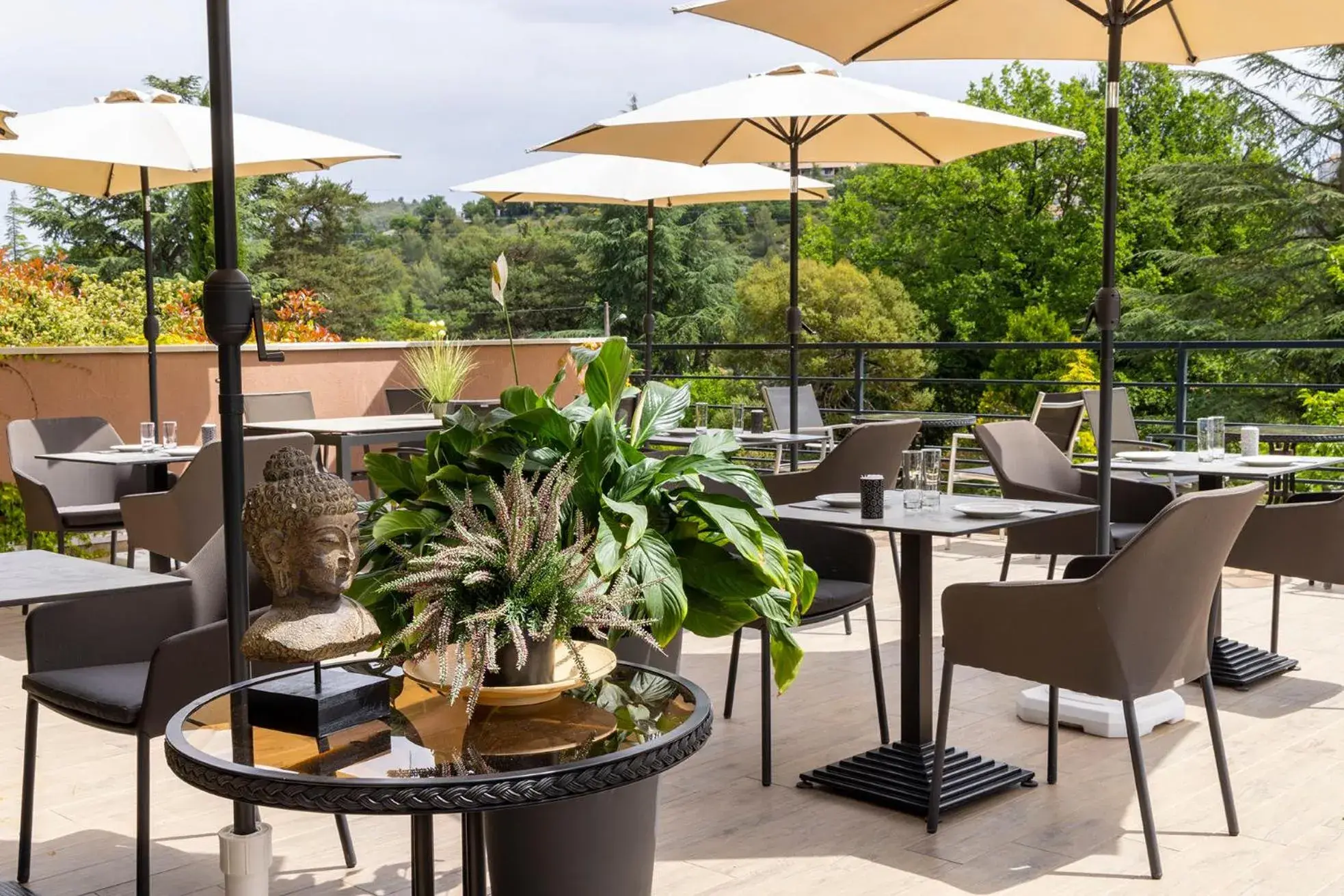 Restaurant/places to eat in Hôtel & Résidence Lou Paradou Gréoux Les Bains Restaurant/places to eat in Hôtel & Résidence Lou Paradou Gréoux Les Bains