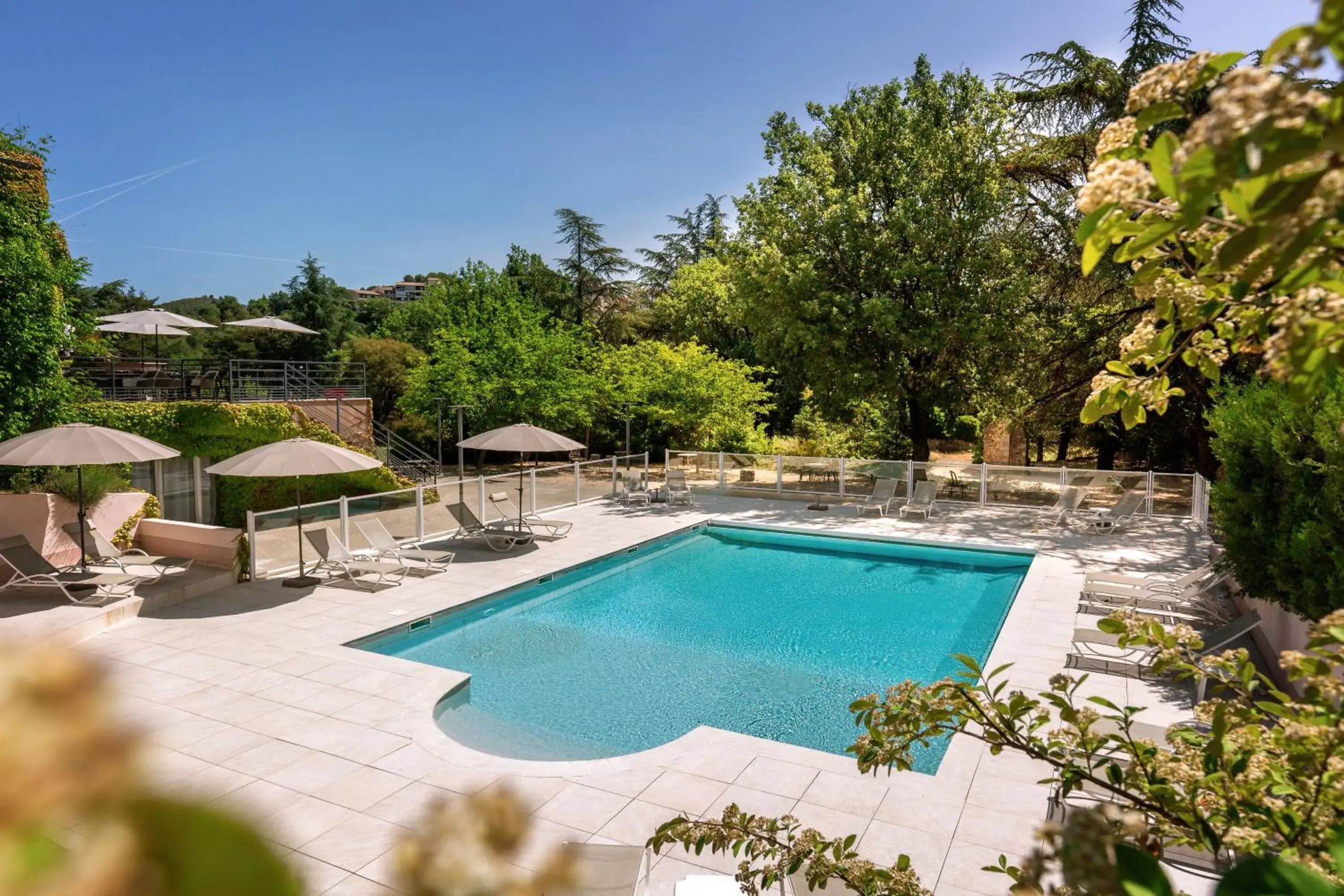 Swimming pool in Hôtel & Résidence Lou Paradou Gréoux Les Bains Swimming pool in Hôtel & Résidence Lou Paradou Gréoux Les Bains
