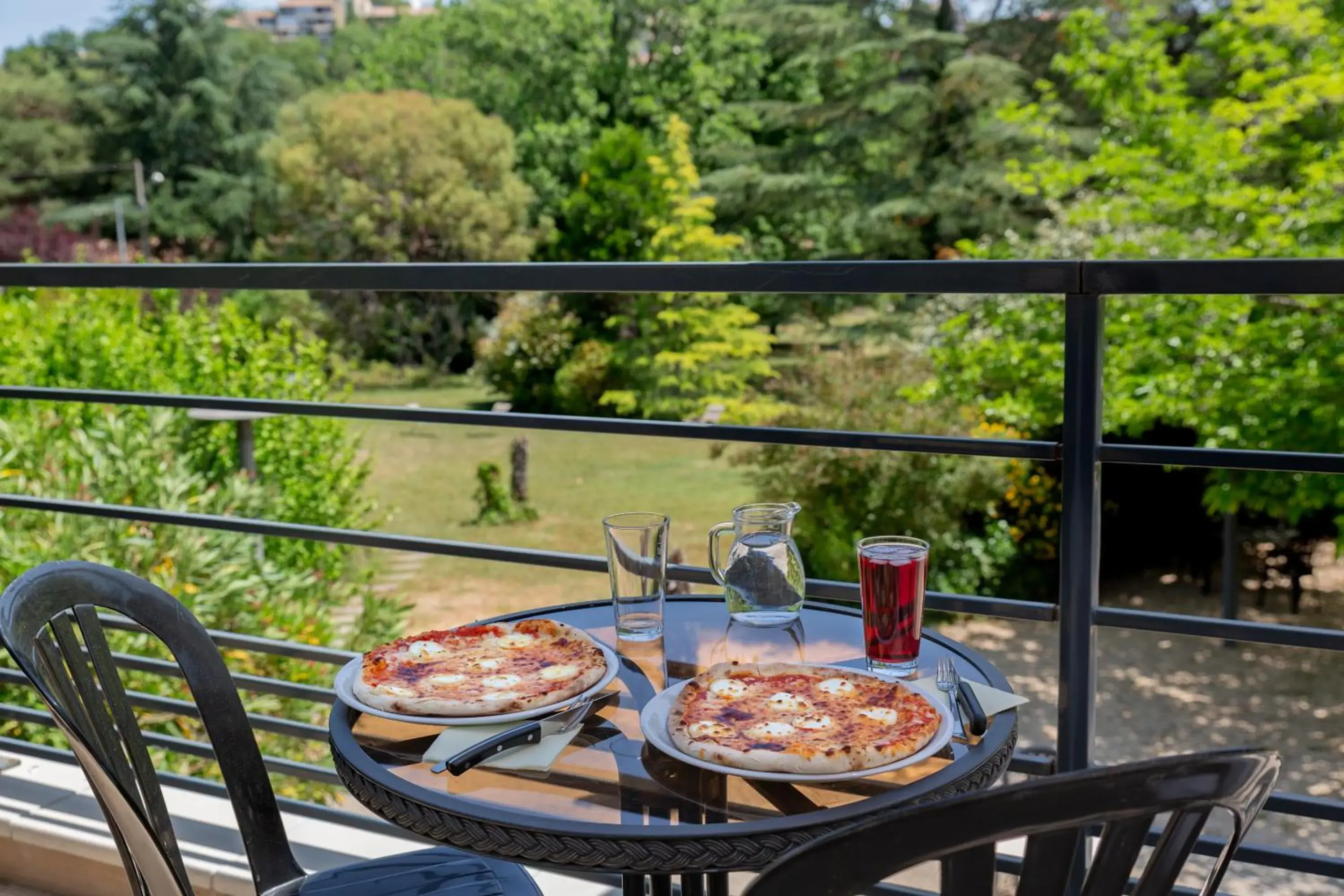 Restaurant/places to eat in Hôtel & Résidence Lou Paradou Gréoux Les Bains Restaurant/places to eat in Hôtel & Résidence Lou Paradou Gréoux Les Bains