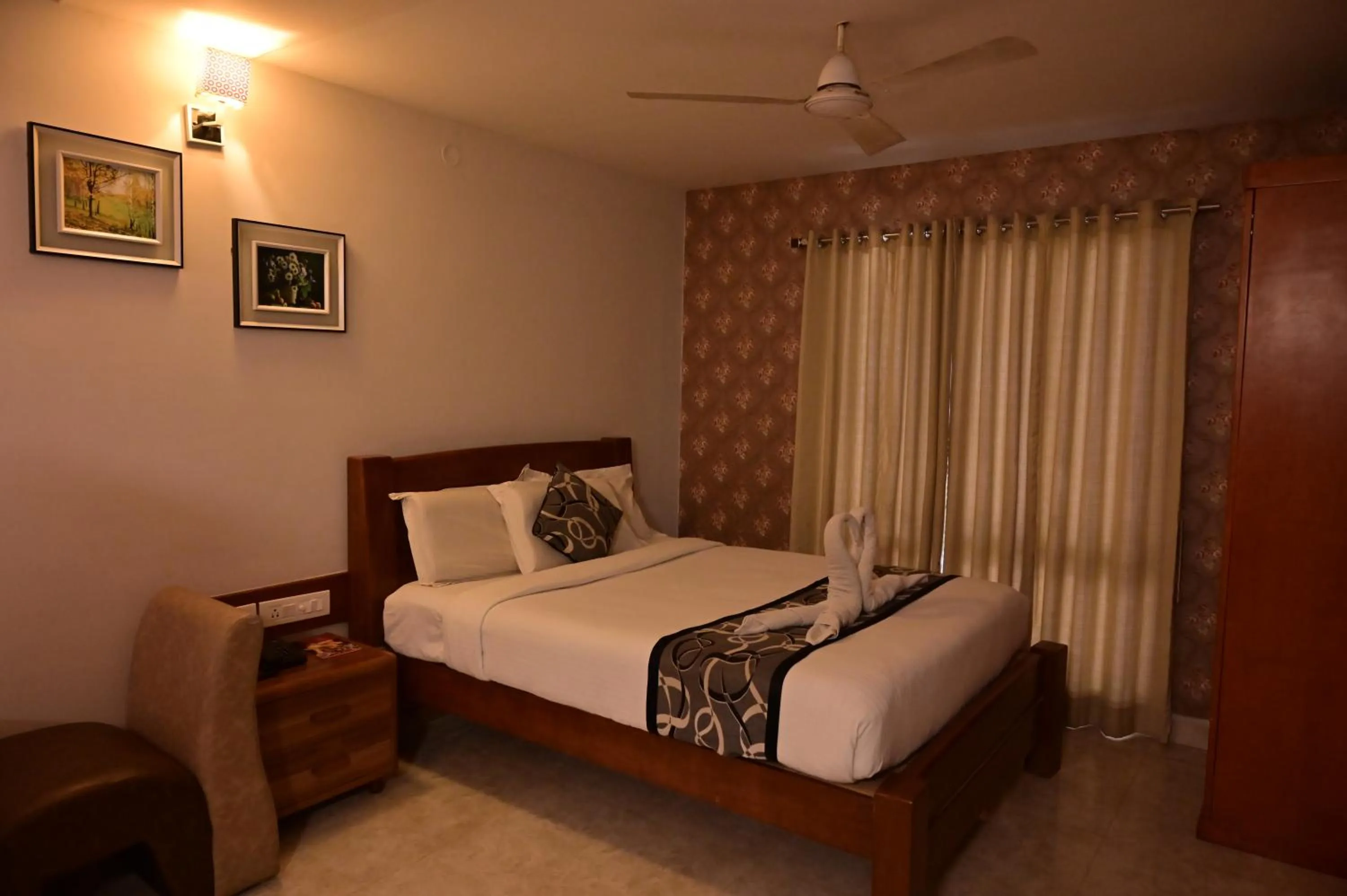 Photo of the whole room, Bed in Grand Cascade Chennai