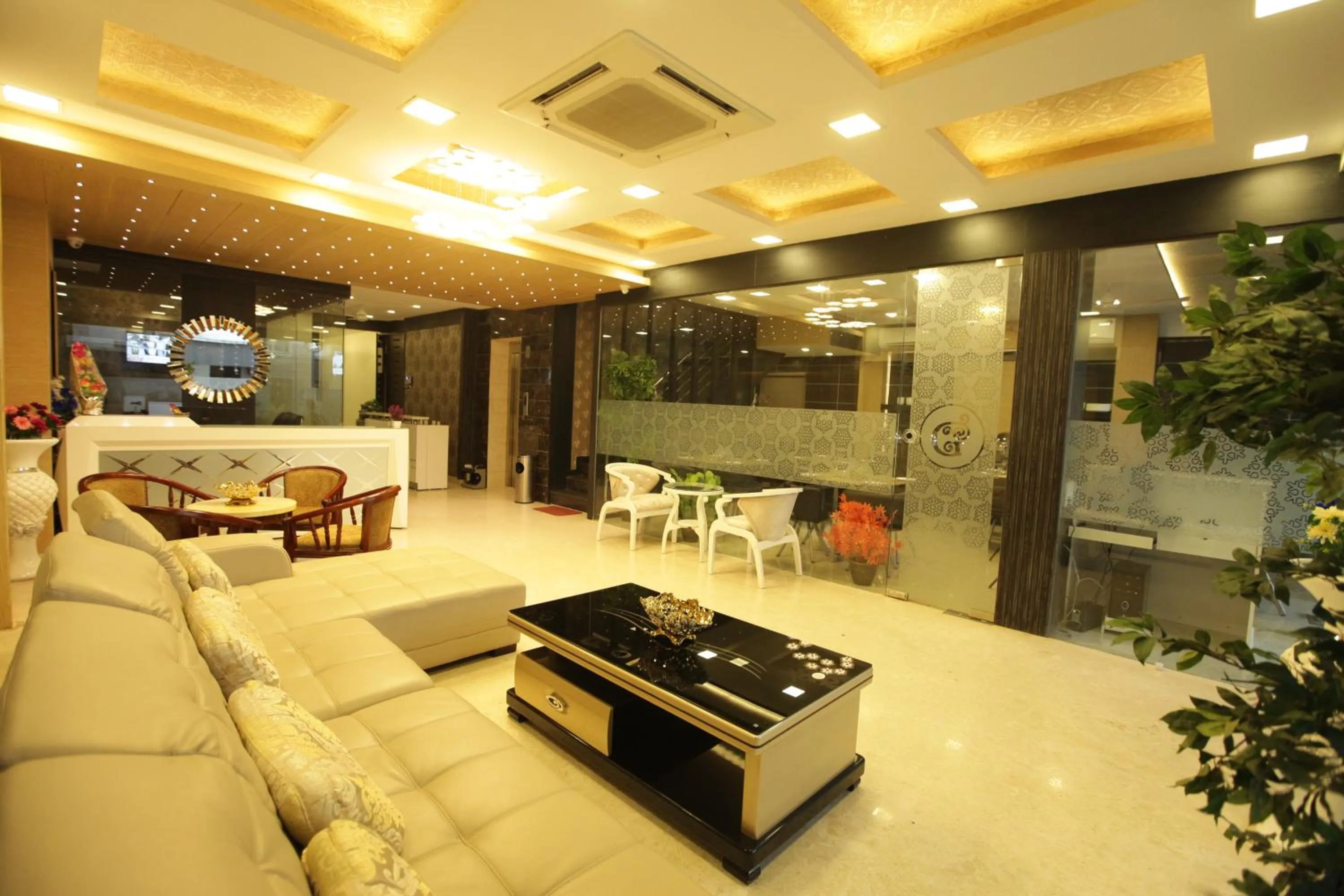 Lobby or reception in Grand Cascade Chennai