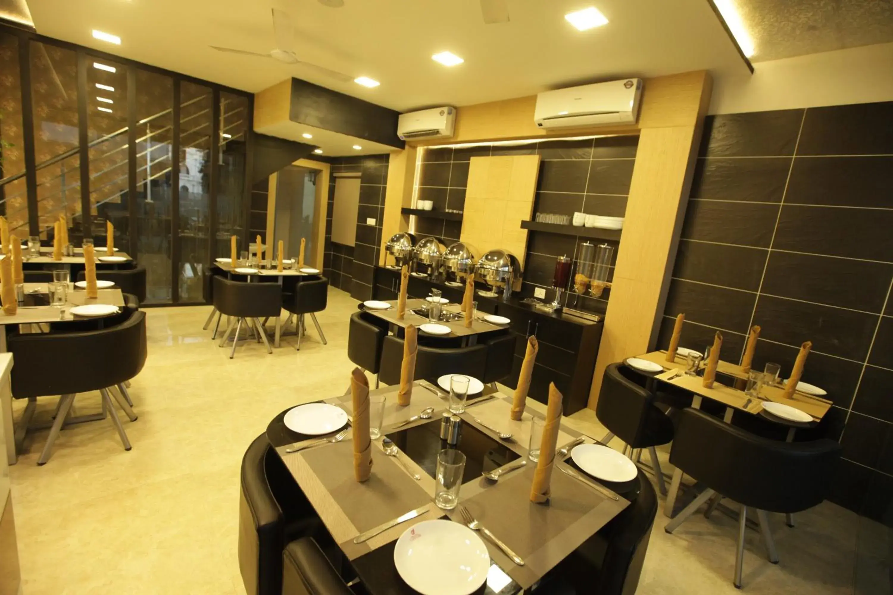 Restaurant/places to eat in Grand Cascade Chennai Restaurant/places to eat in Grand Cascade Chennai