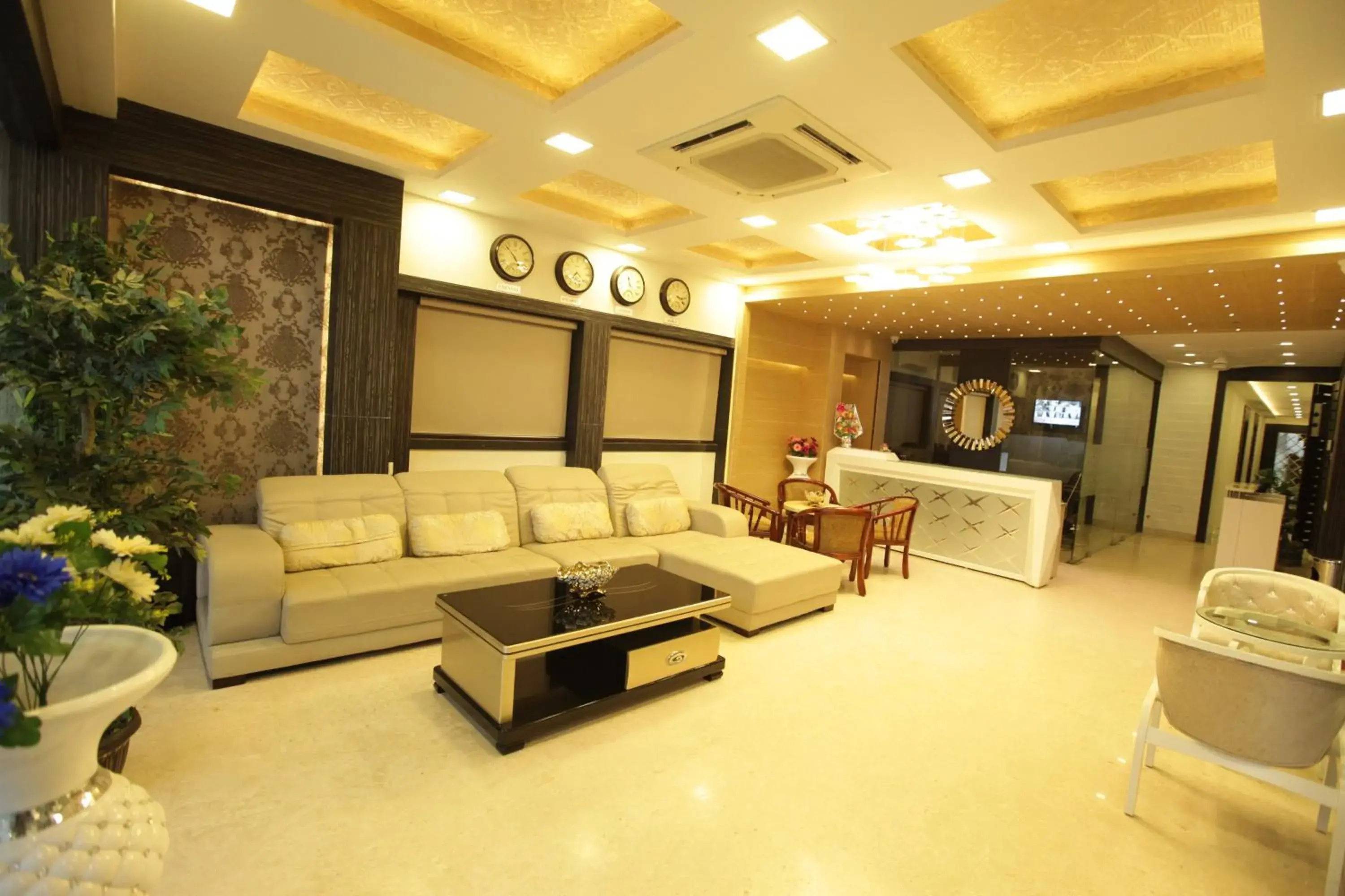 Lobby or reception in Grand Cascade Chennai Lobby or reception in Grand Cascade Chennai
