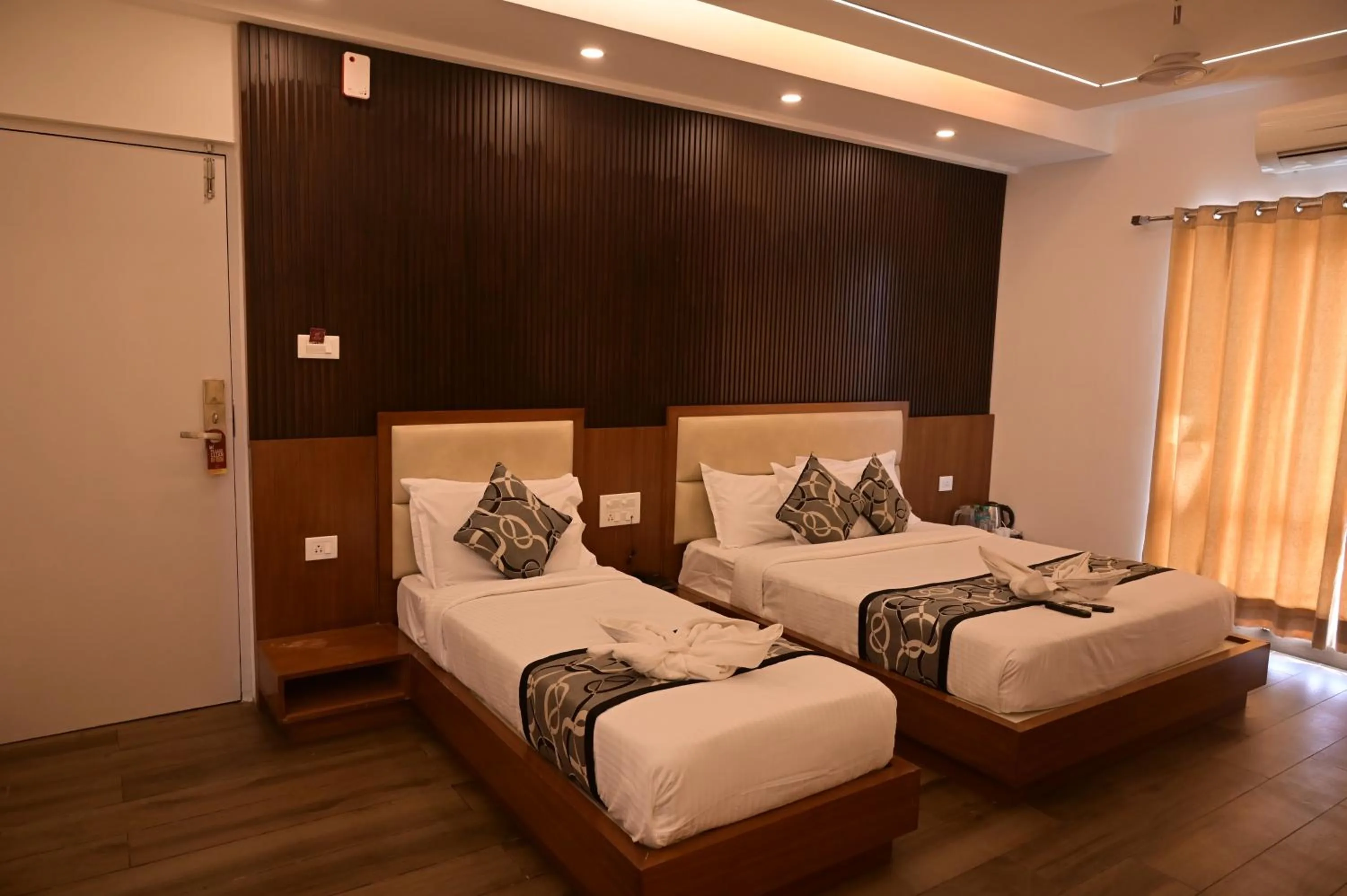 Bed in Grand Cascade Chennai