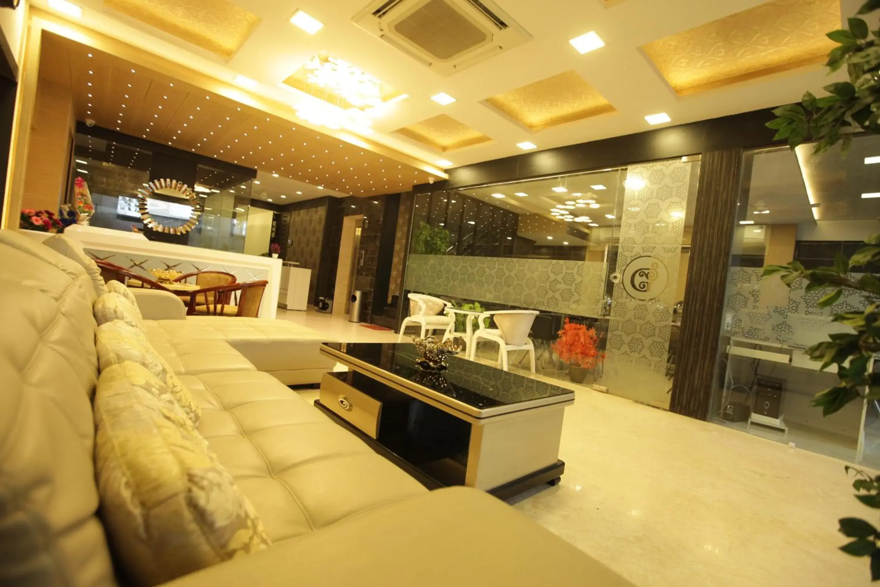 Lobby or reception in Grand Cascade Chennai Lobby or reception in Grand Cascade Chennai