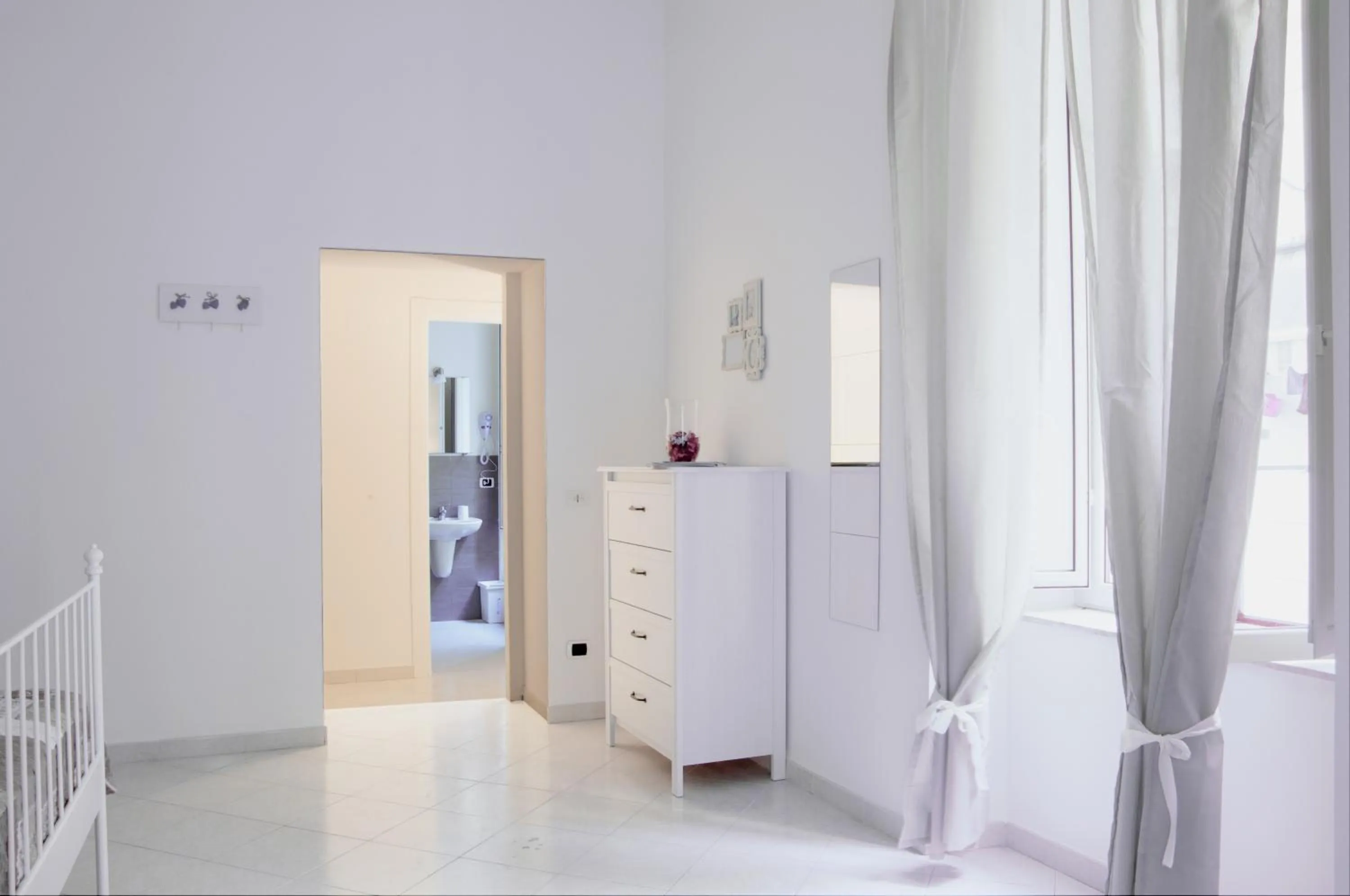 Photo of the whole room in Sfumature Partenopee