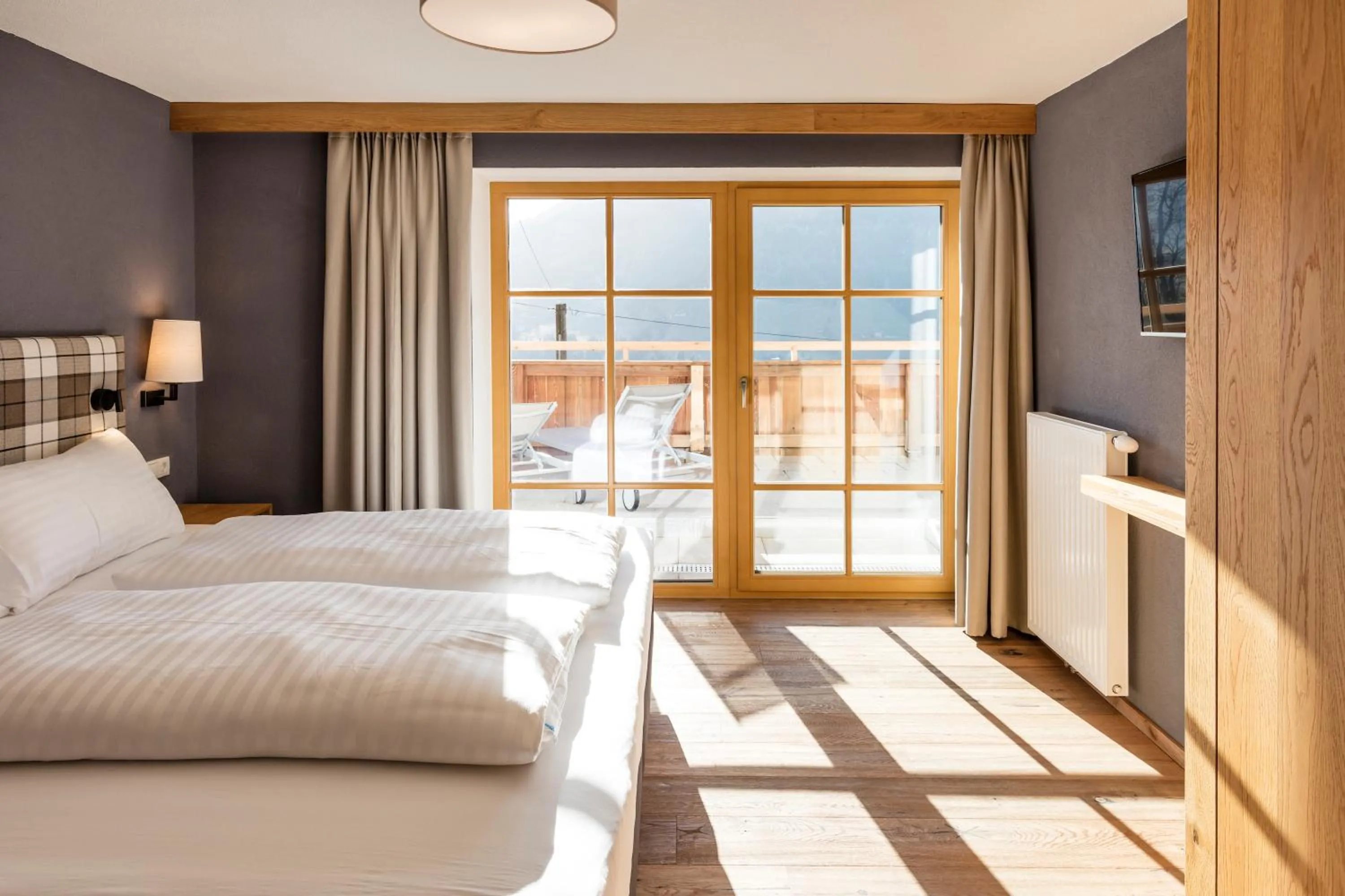Balcony/Terrace, Bed in Alpbach Lodge Chalet Superior