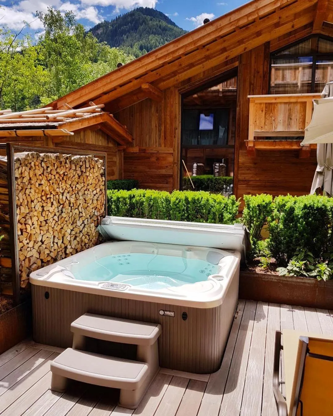 Hot Tub in Hotel Montchalet