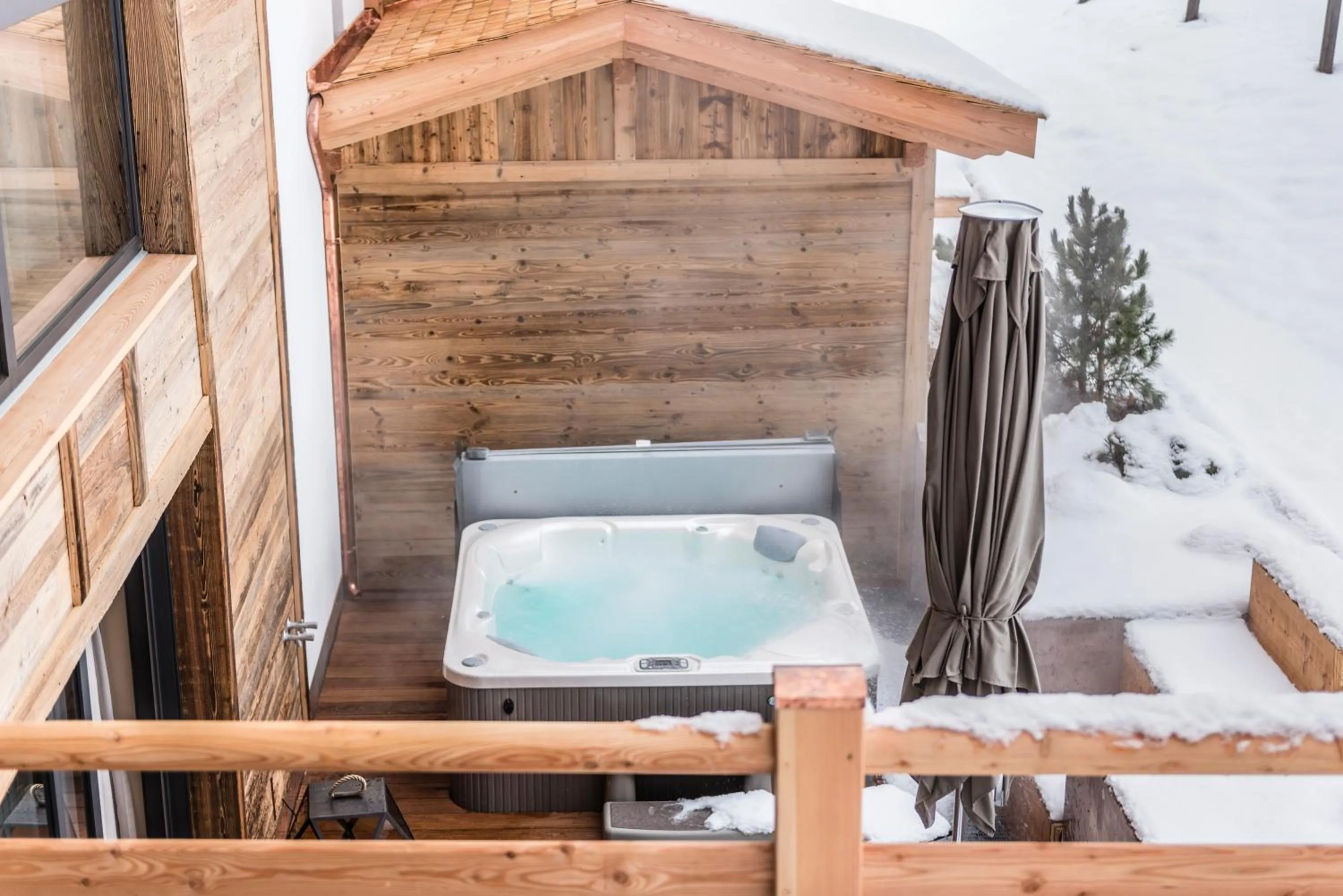 Hot Tub in Hotel Montchalet