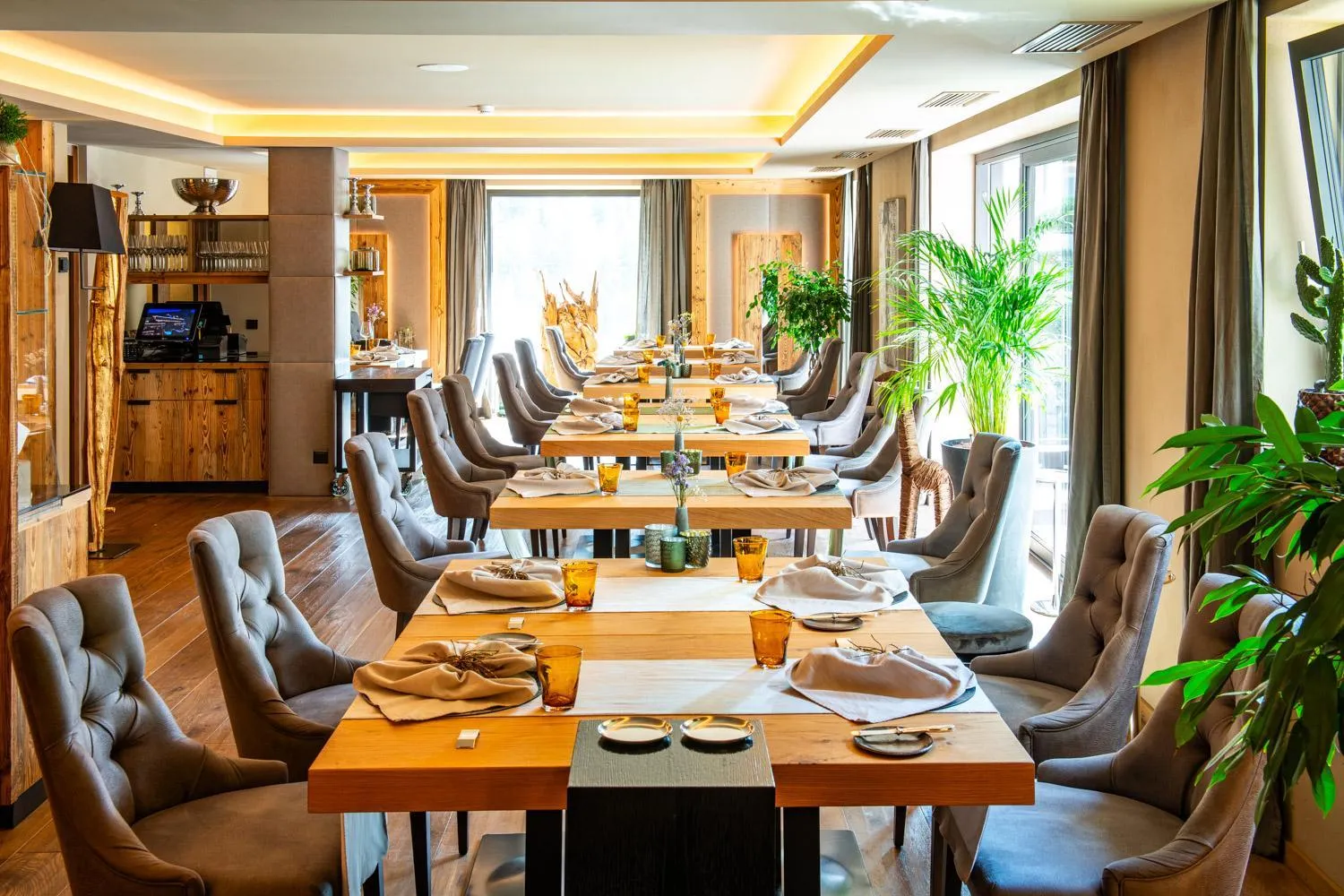 Restaurant/places to eat in Hotel Montchalet