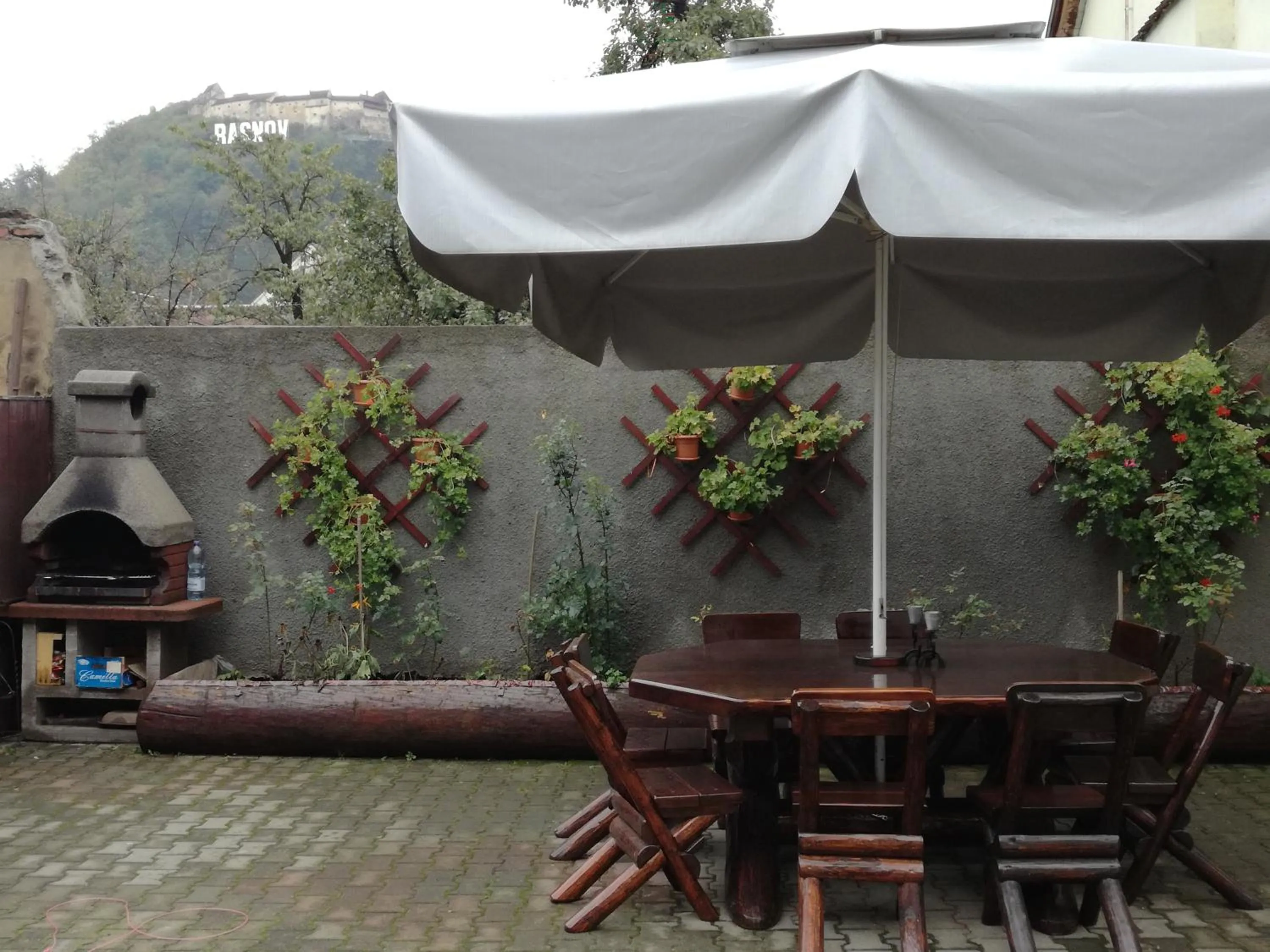 BBQ facilities in Vila Nely