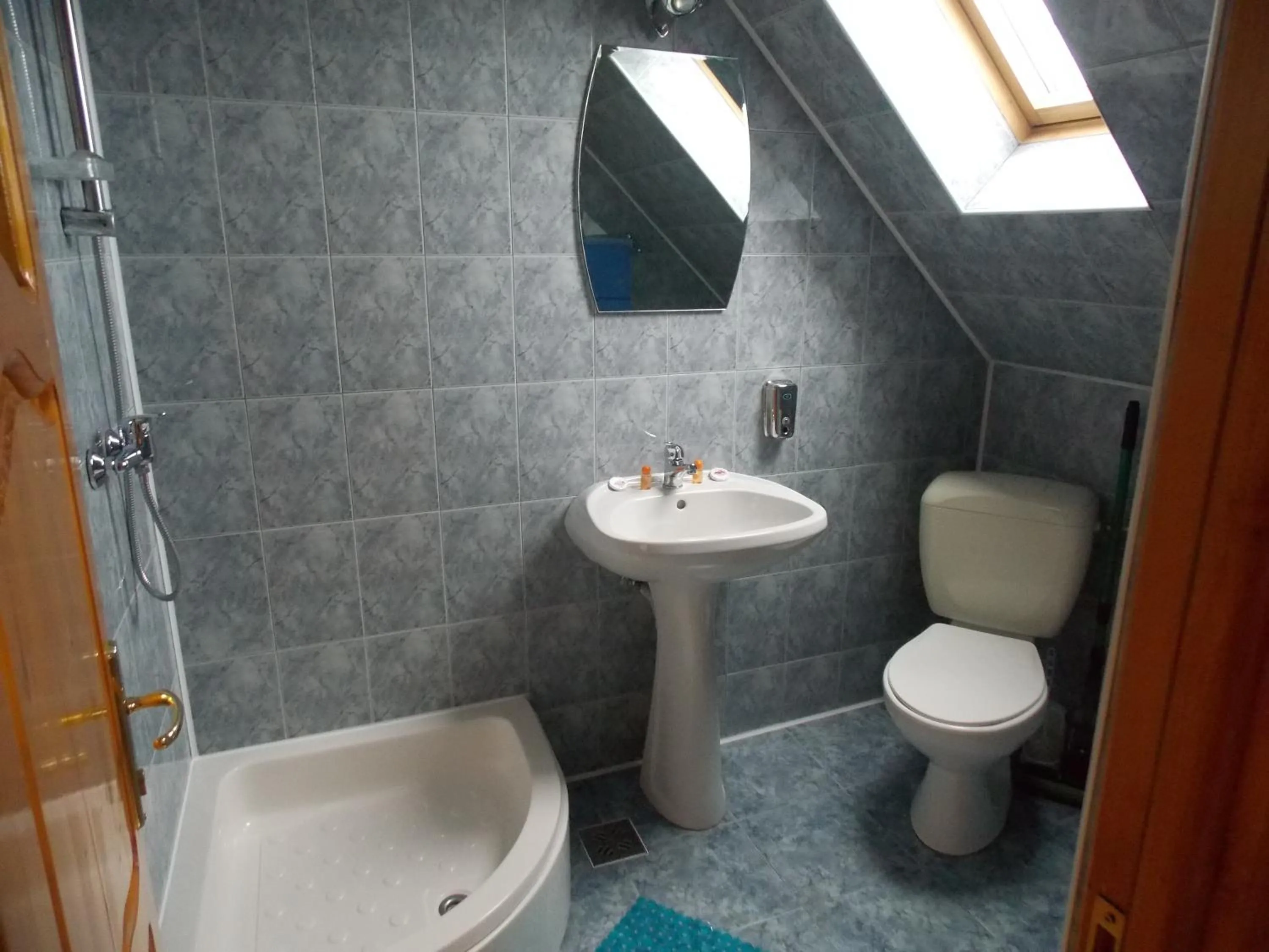 Shower in Vila Nely