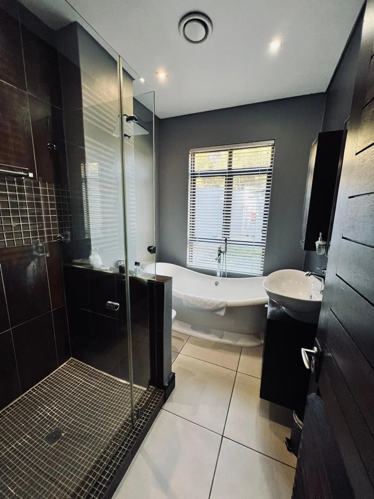 Shower in Tredenham Boutique Hotel