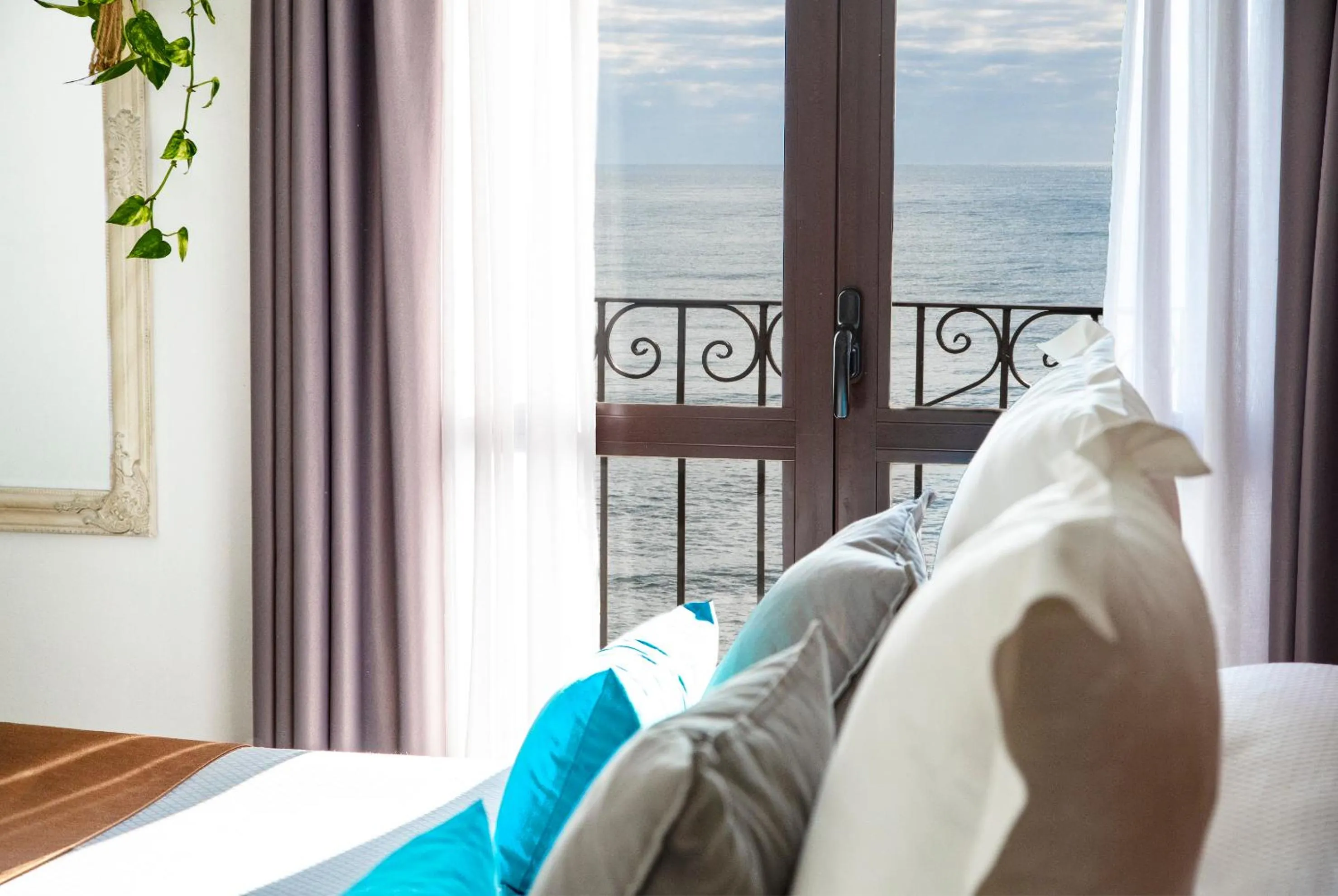 Property building, Bed in Hostal Boutique Casa del Mar Altea