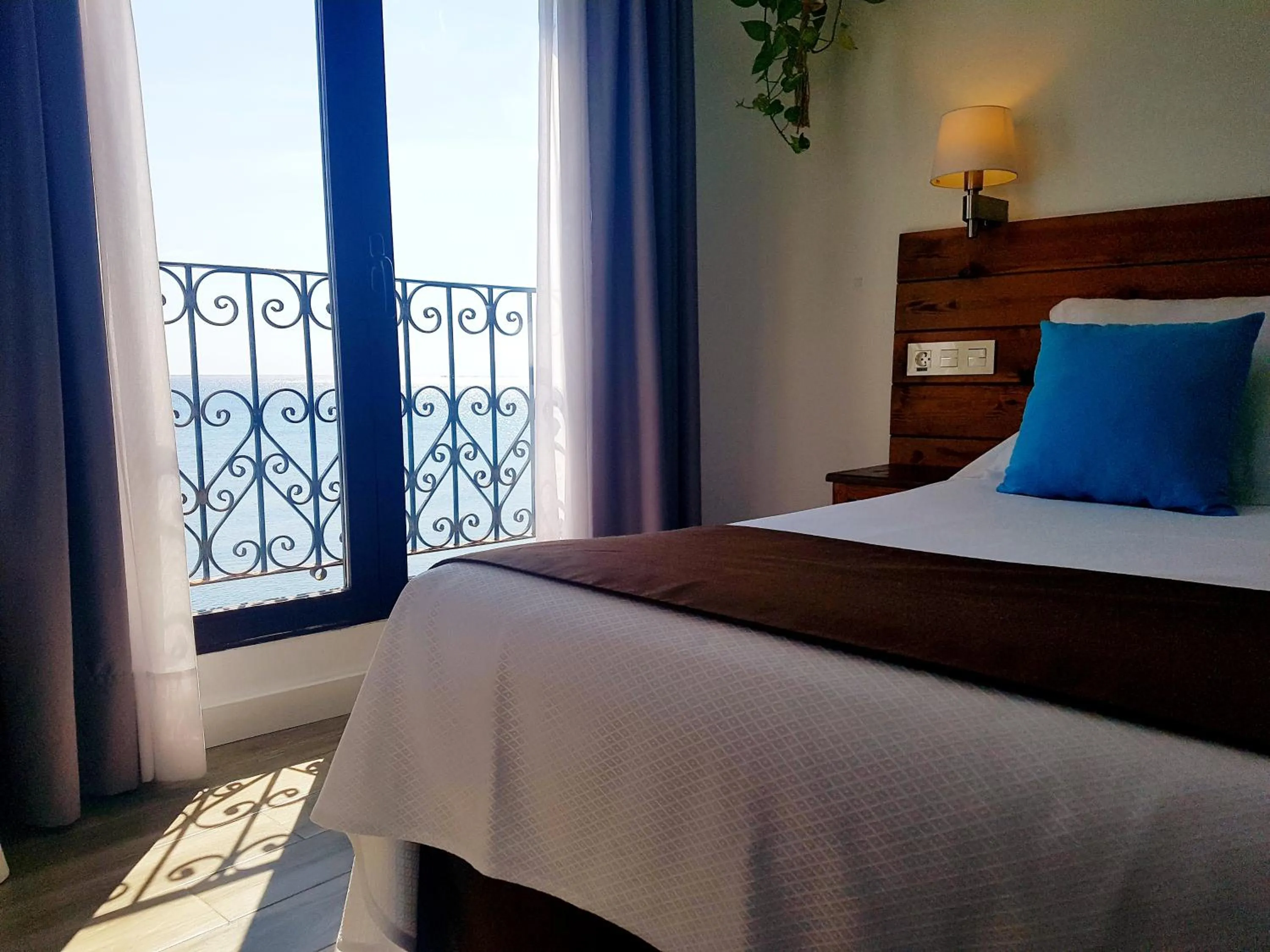 Property building, Bed in Hostal Boutique Casa del Mar Altea