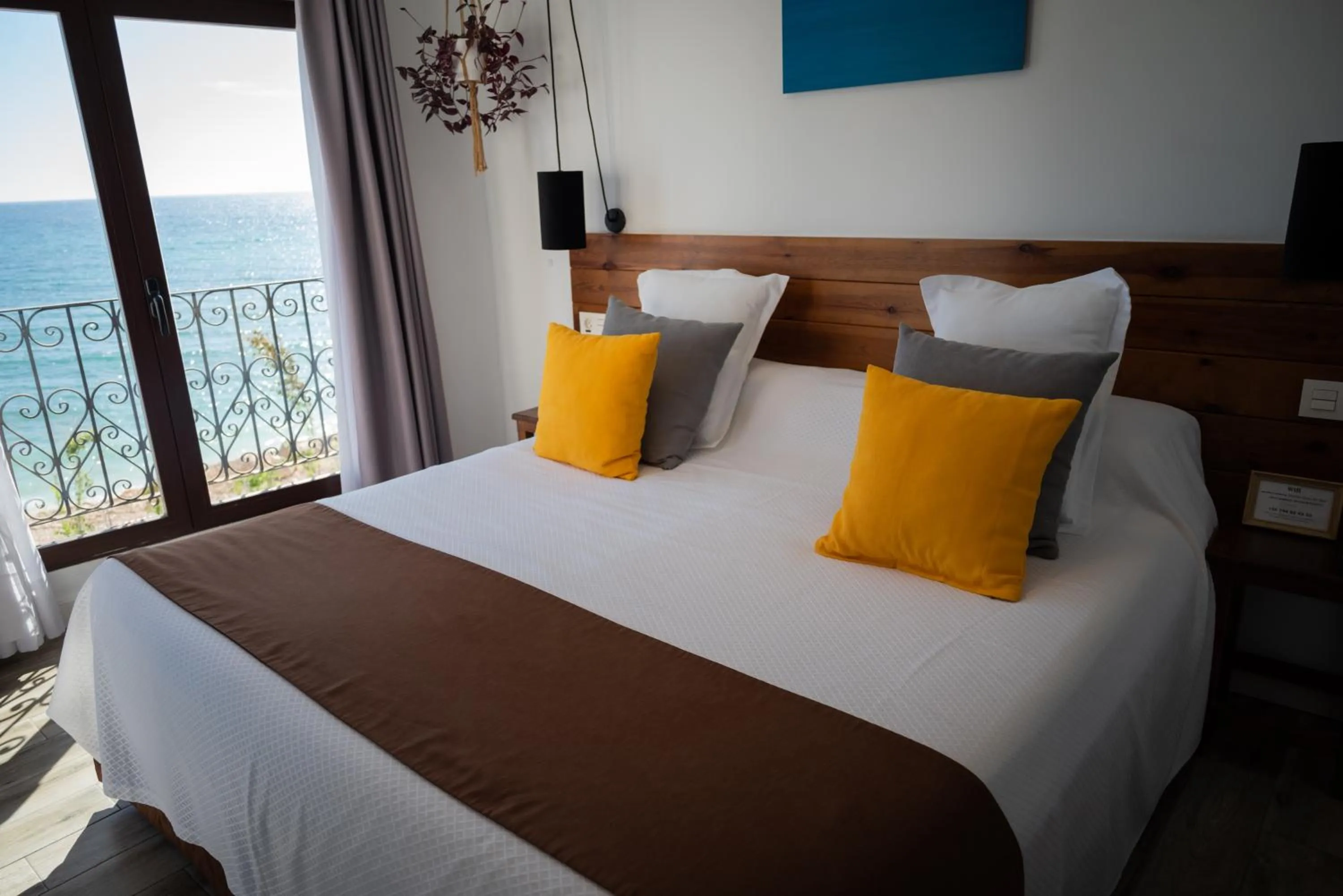 Property building, Bed in Hostal Boutique Casa del Mar Altea