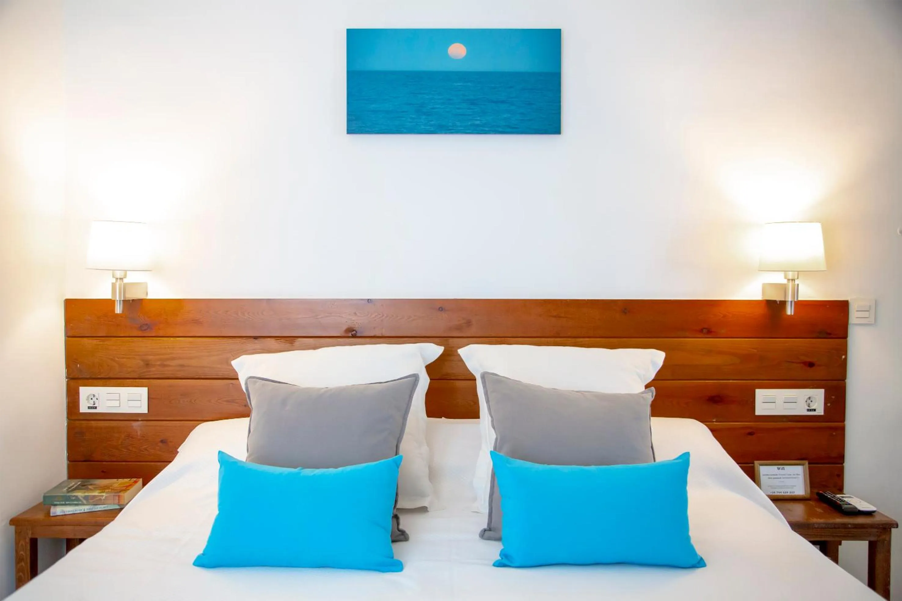 Property building, Bed in Hostal Boutique Casa del Mar Altea