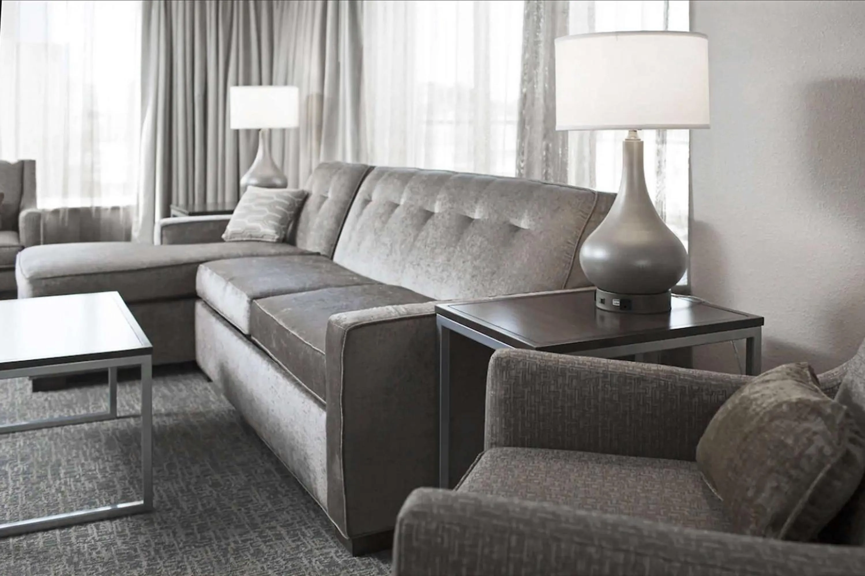 Living room in Hilton Garden Inn Minneapolis - University Area