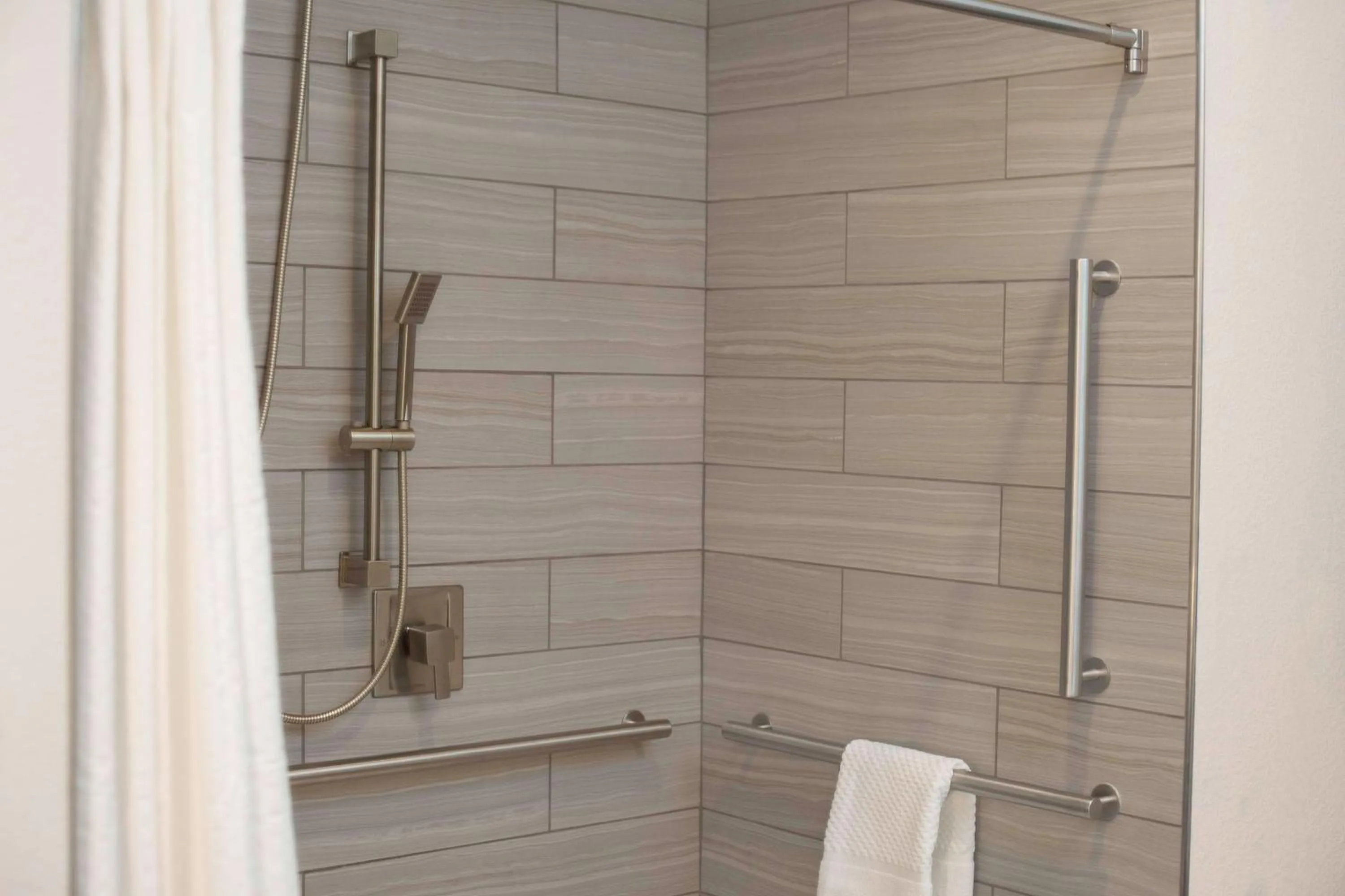 Bathroom in Hilton Garden Inn Minneapolis - University Area